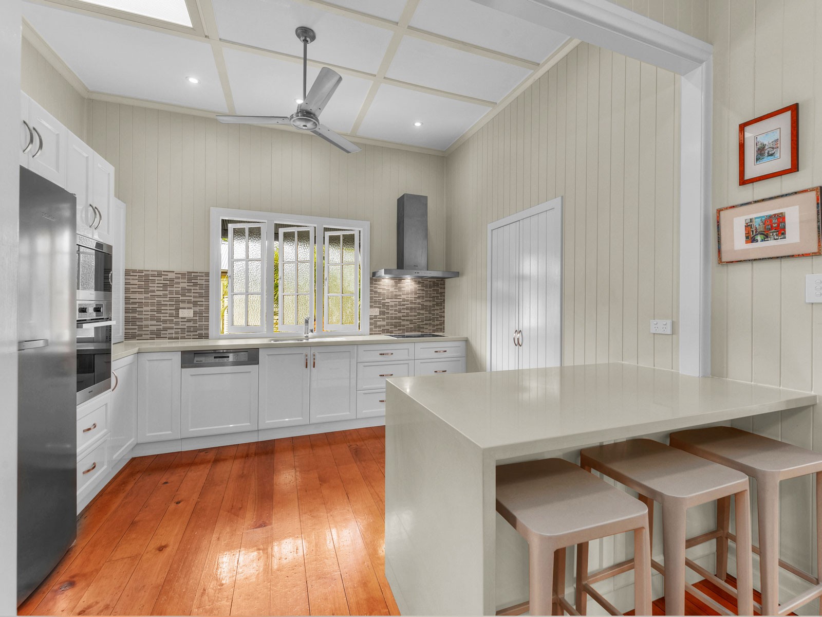 16 Weinholt Street, Sherwood, QLD 4075