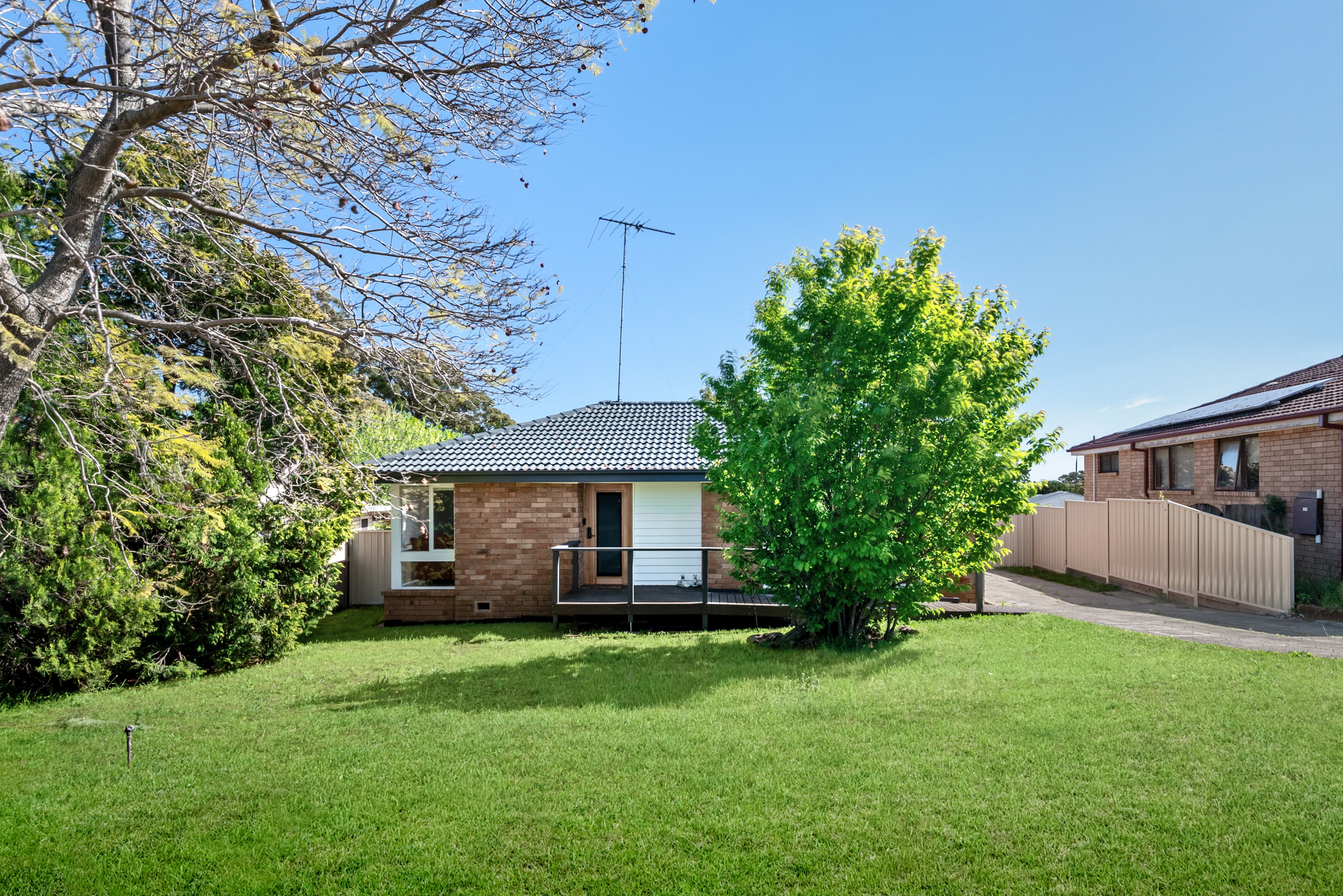 13 Manooka Crescent, Bradbury NSW 2560