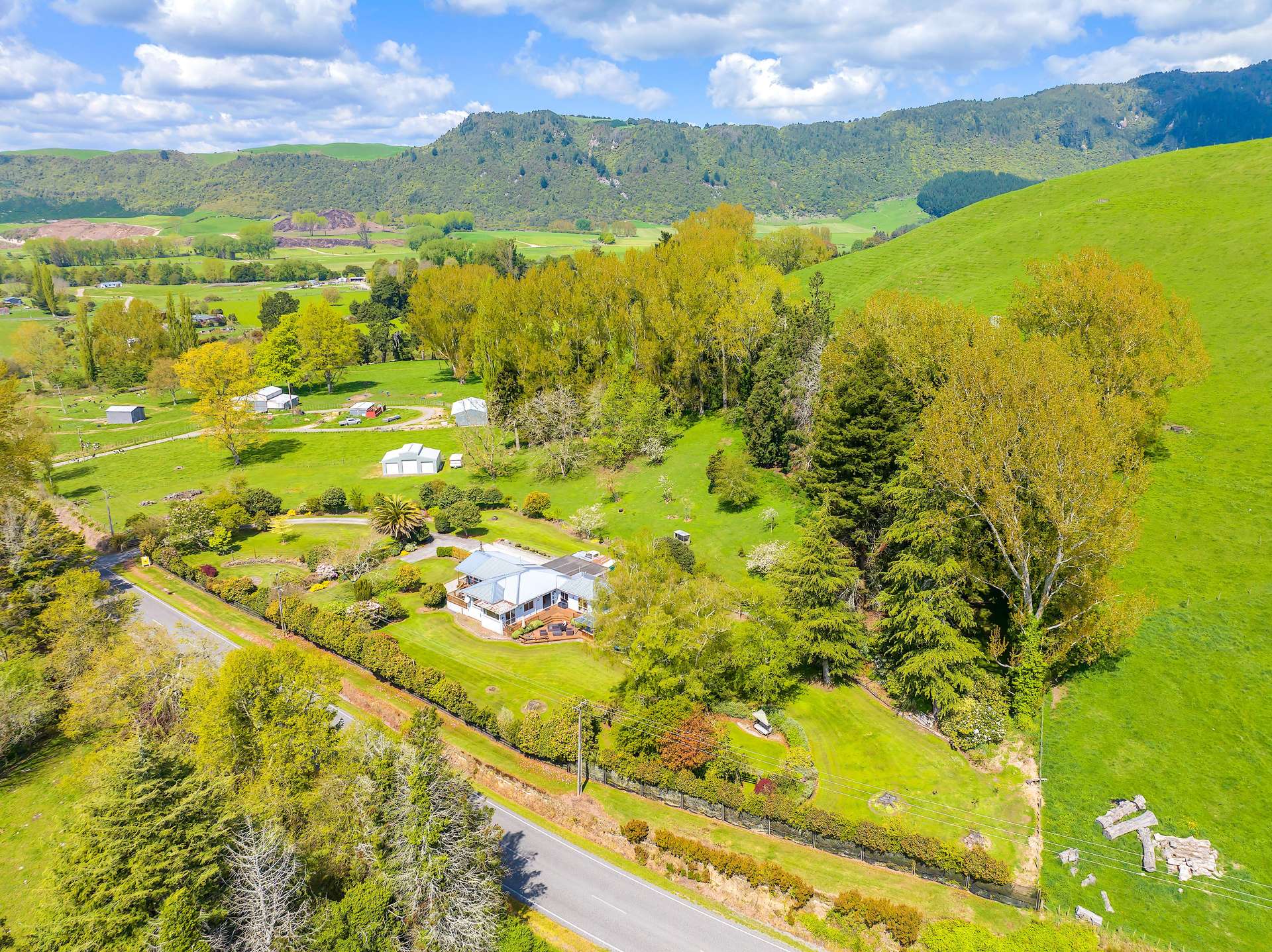 1009 Waikite Valley Road photo 0