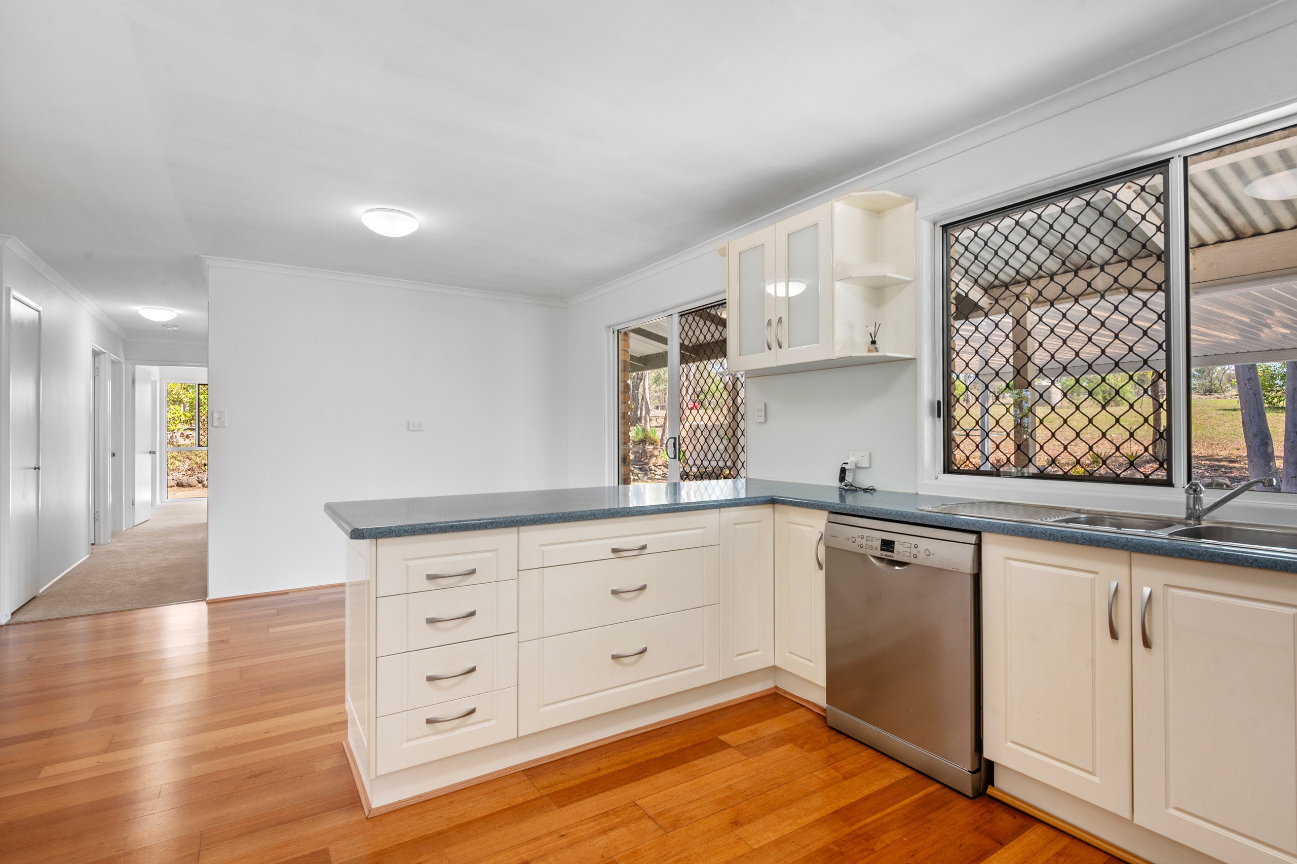 33 Sparksman Road, Mount Marshall, QLD 4362