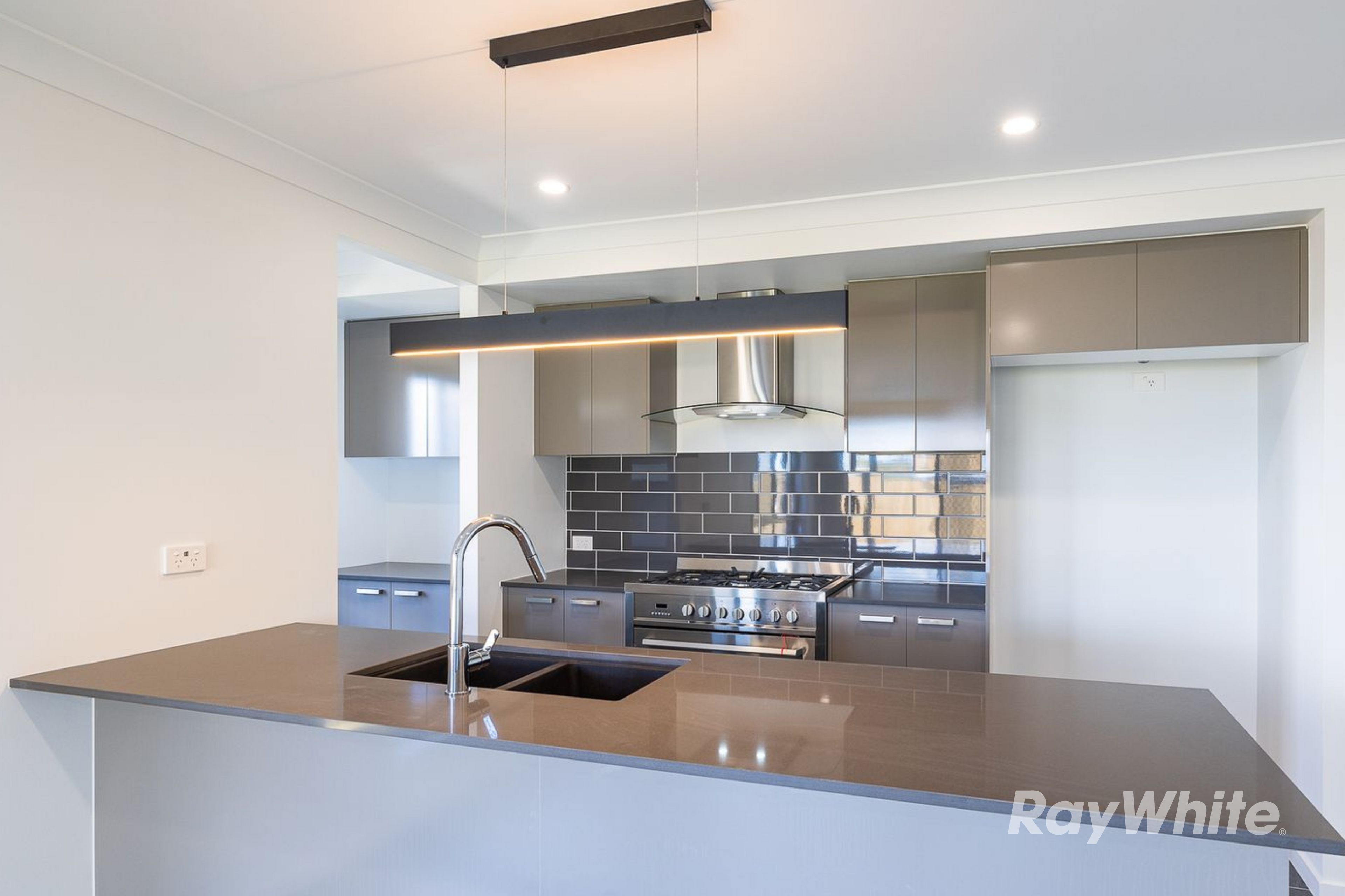 43 Liberty Drive, FLAGSTONE, QLD 4280
