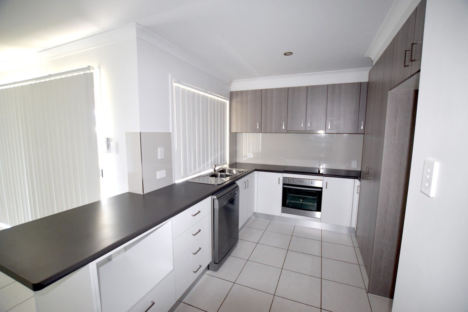 14 Oystercatcher Road, Kirkwood, QLD 4680