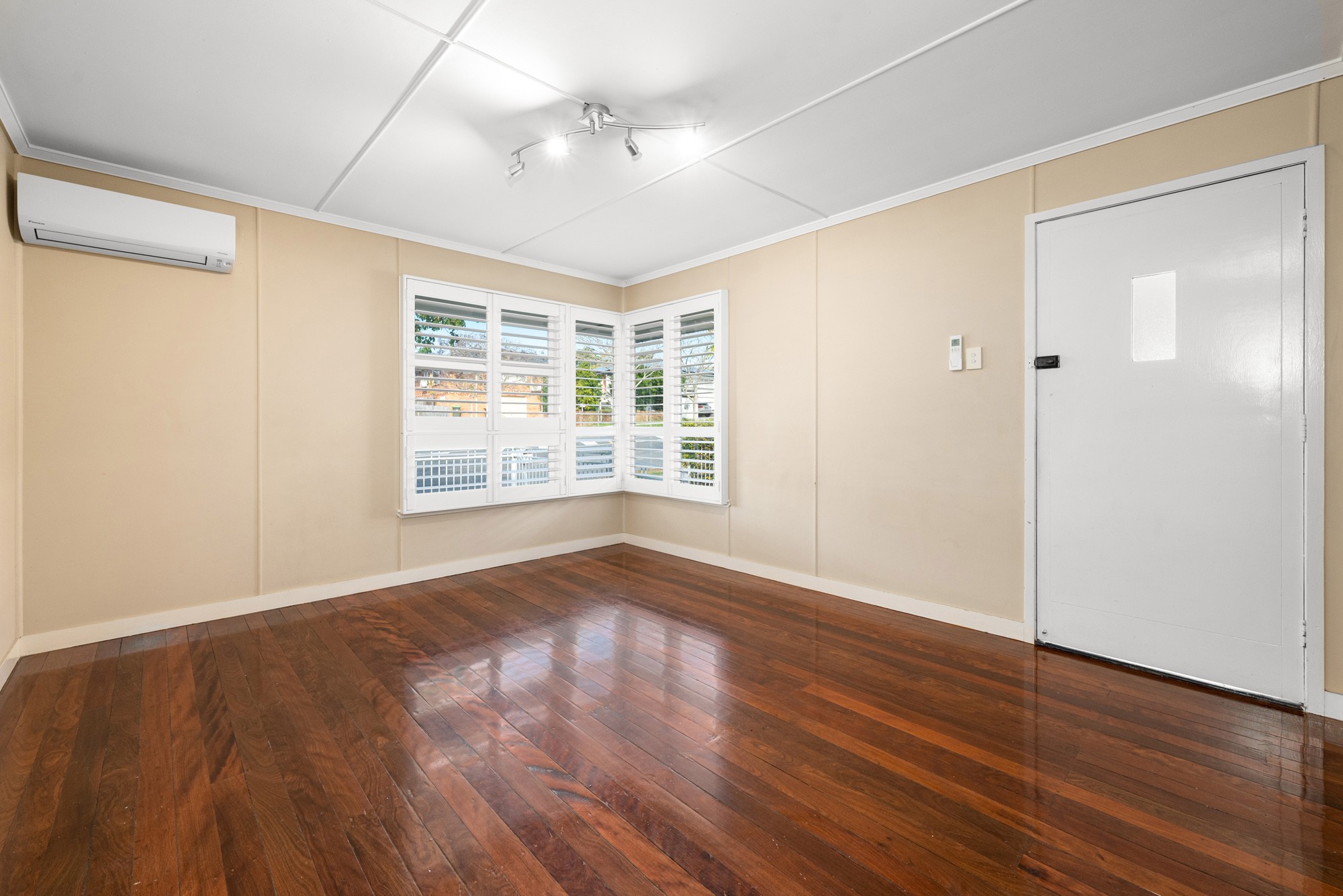 329 Newnham Road, Upper Mount Gravatt, QLD 4122