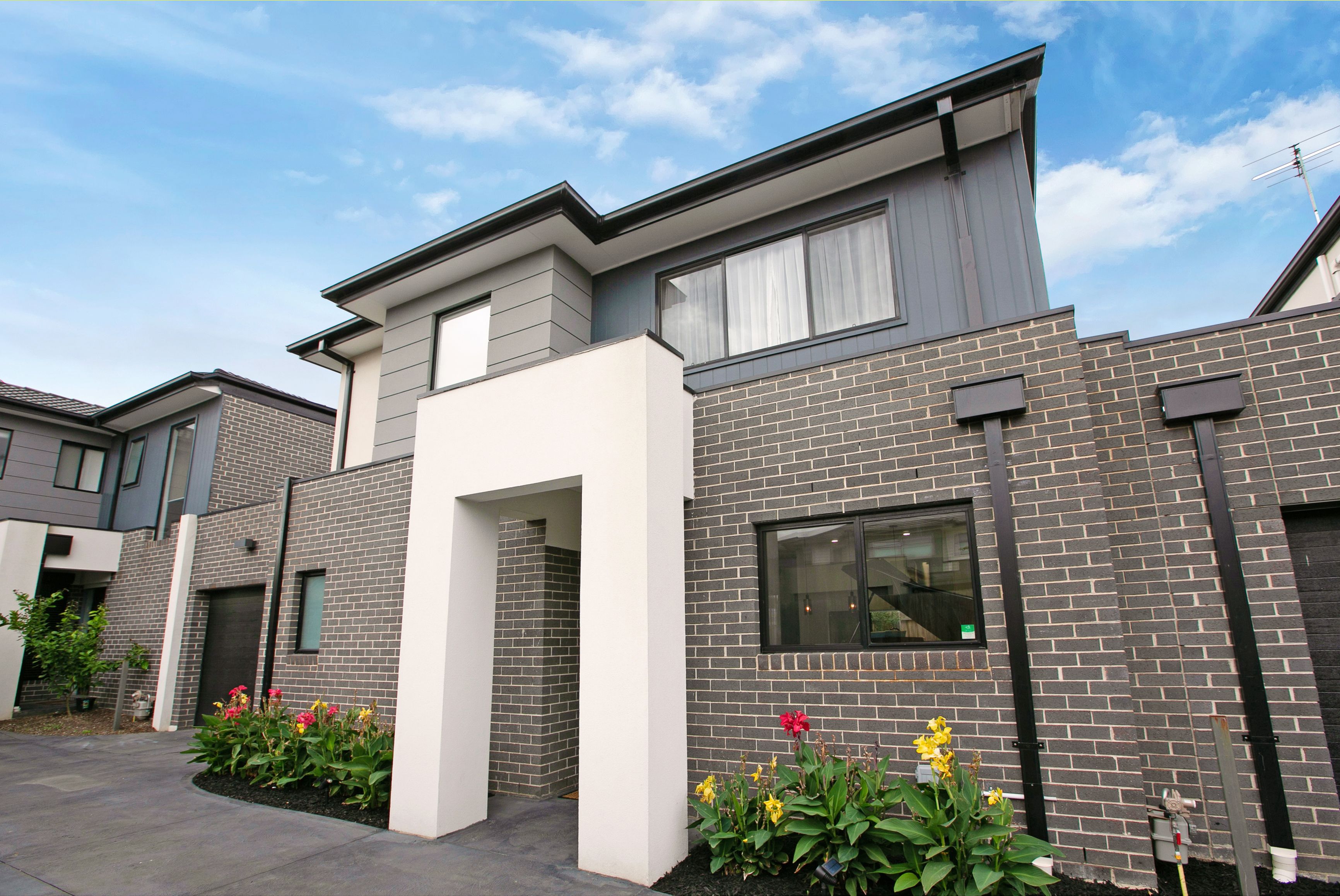 2/104 McMahon Road, Reservoir, VIC 3073