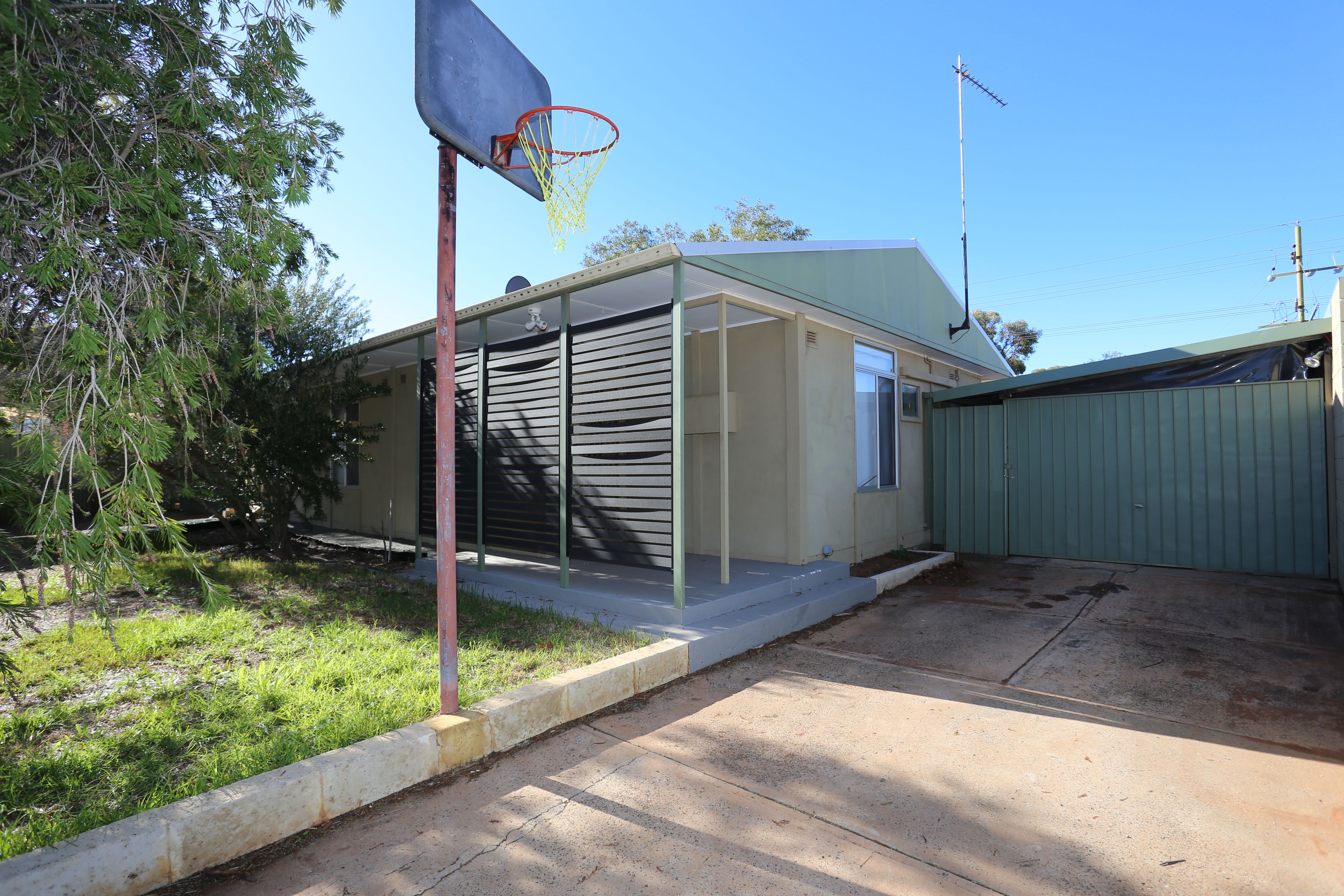 32 Stringybark Drive, Kambalda West WA 6442