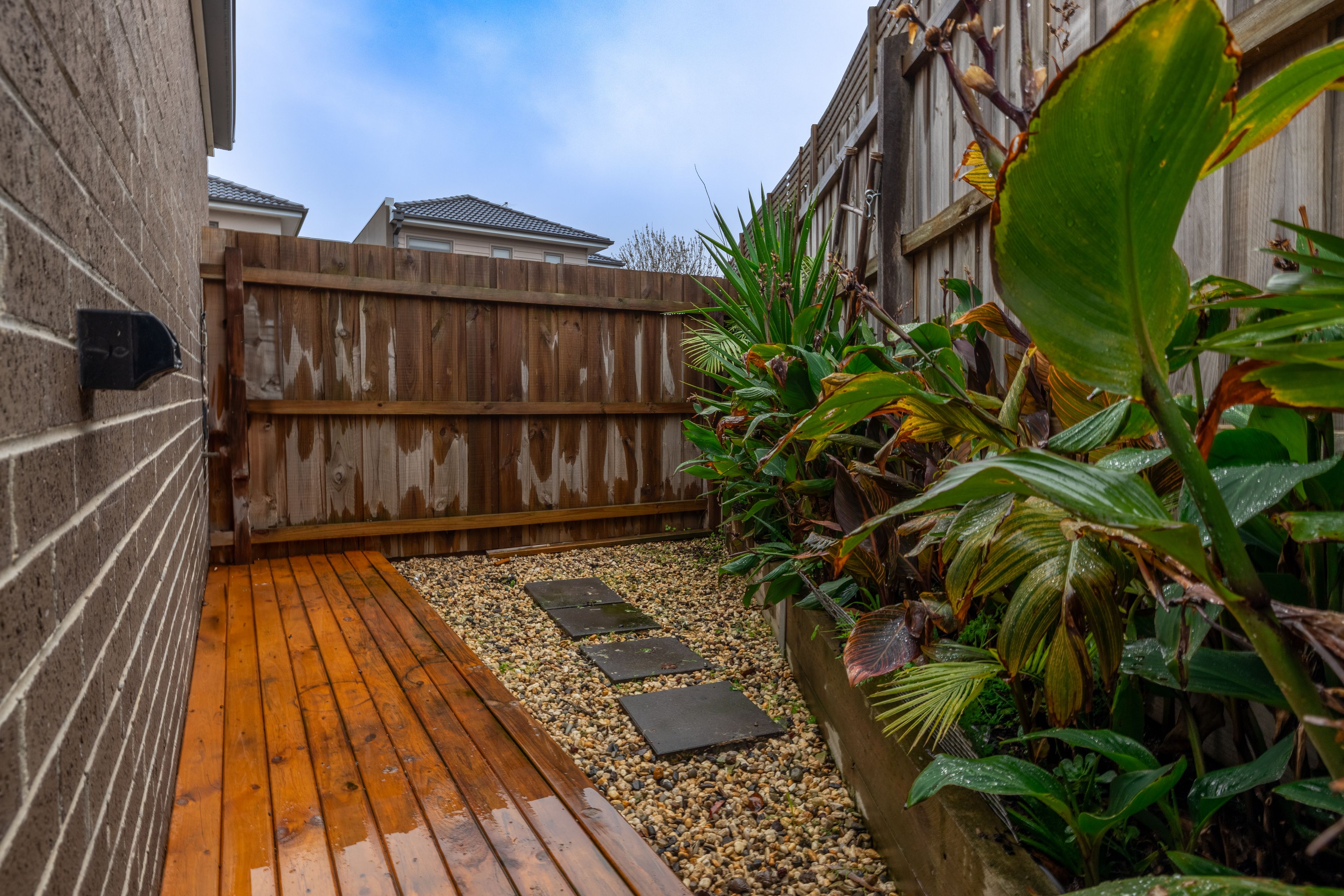 11/16 Sylvanwood Crecent — photo 14 of 15