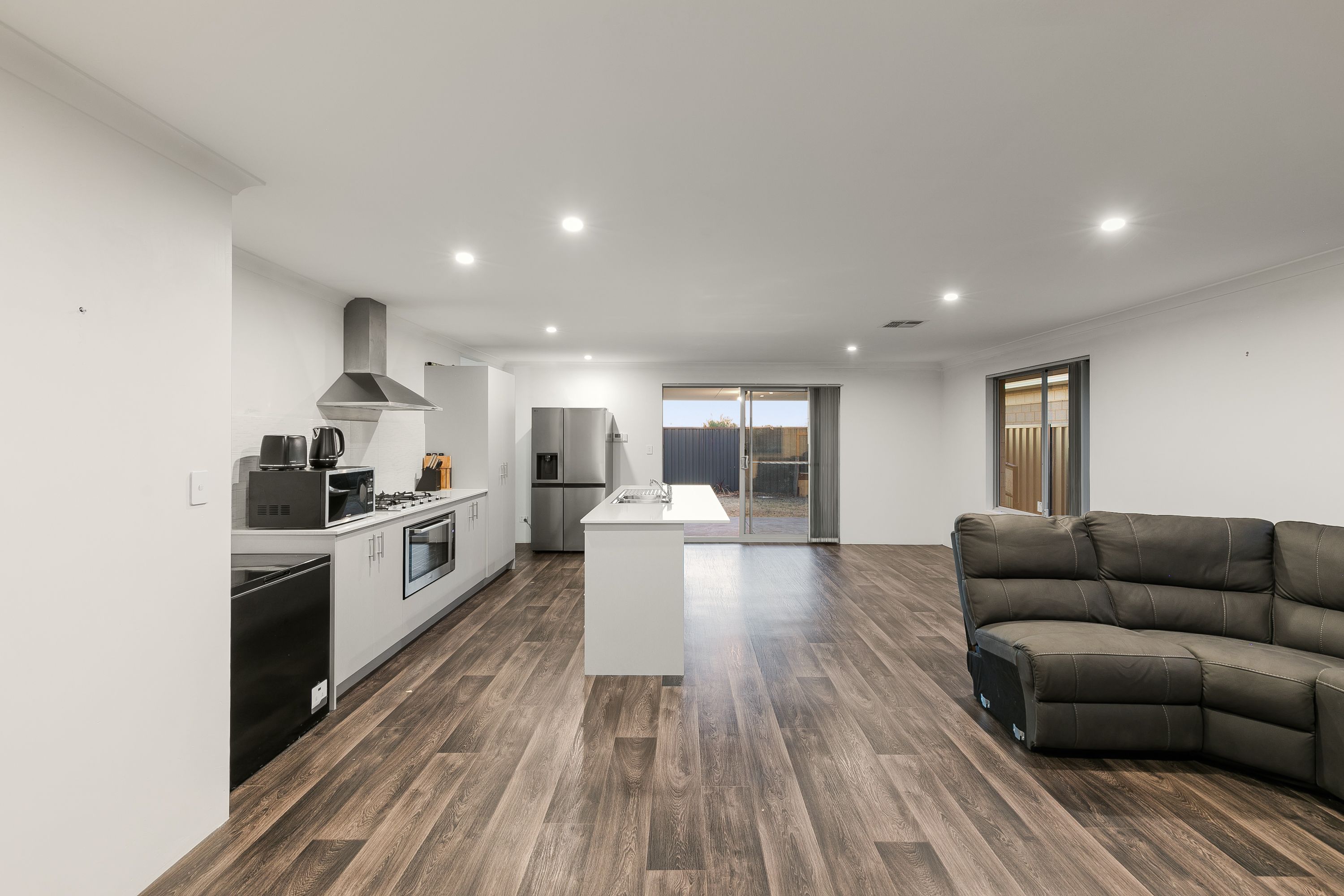 25 Andalusian Avenue — photo 3 of 16