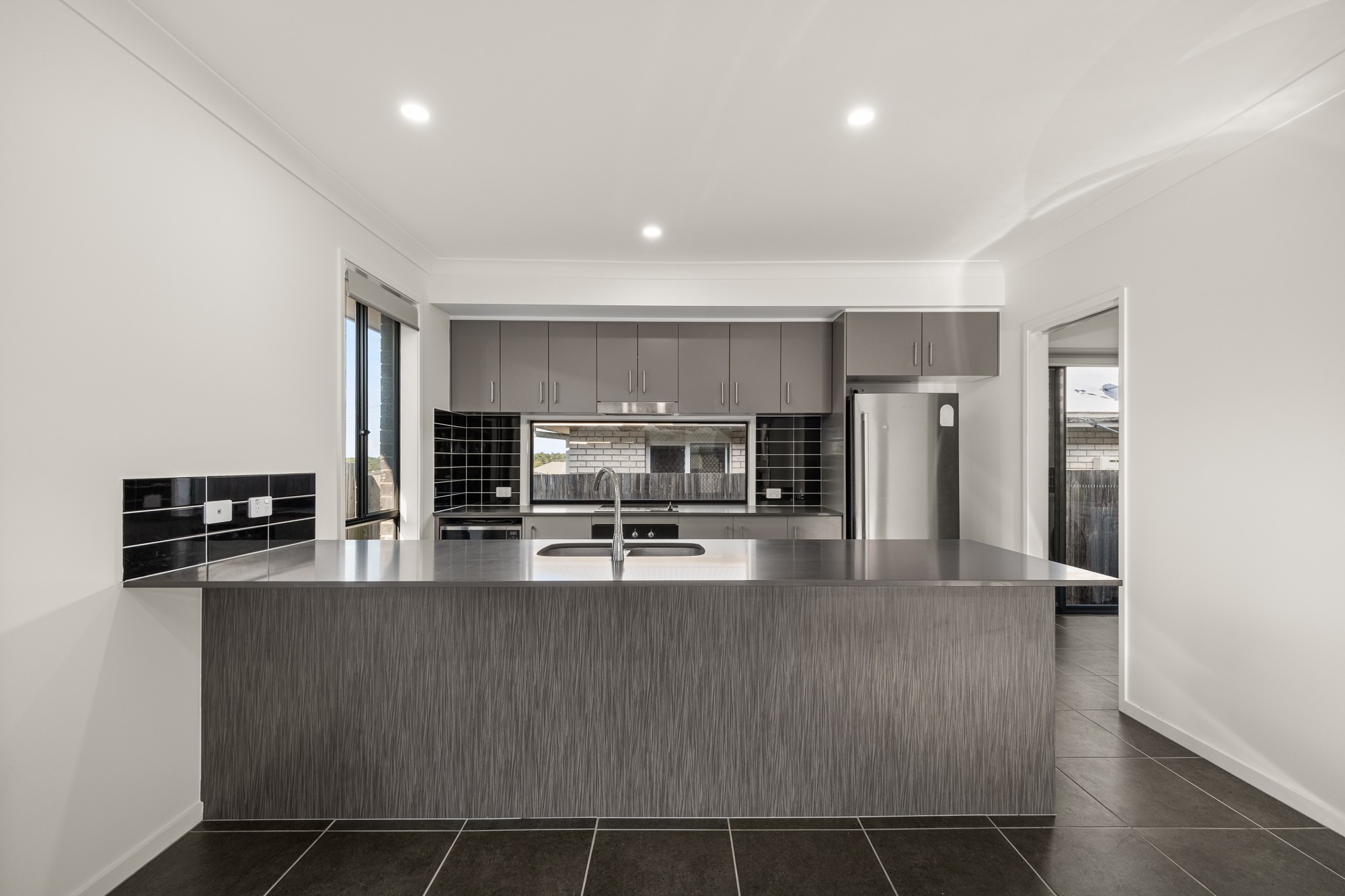 10 Mount Barney Crescent, Park Ridge, QLD 4125