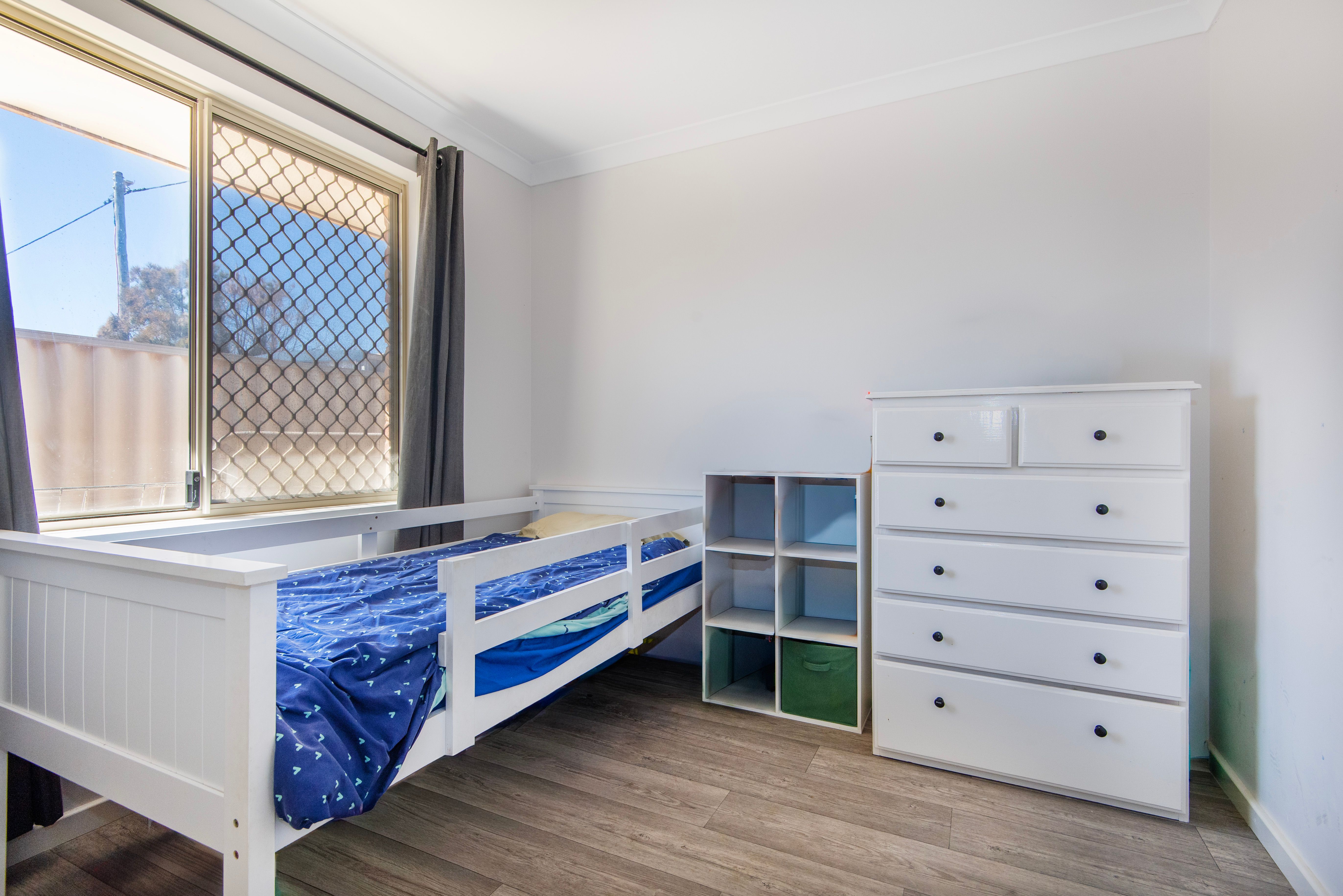 122 Burges Street — photo 9 of 17