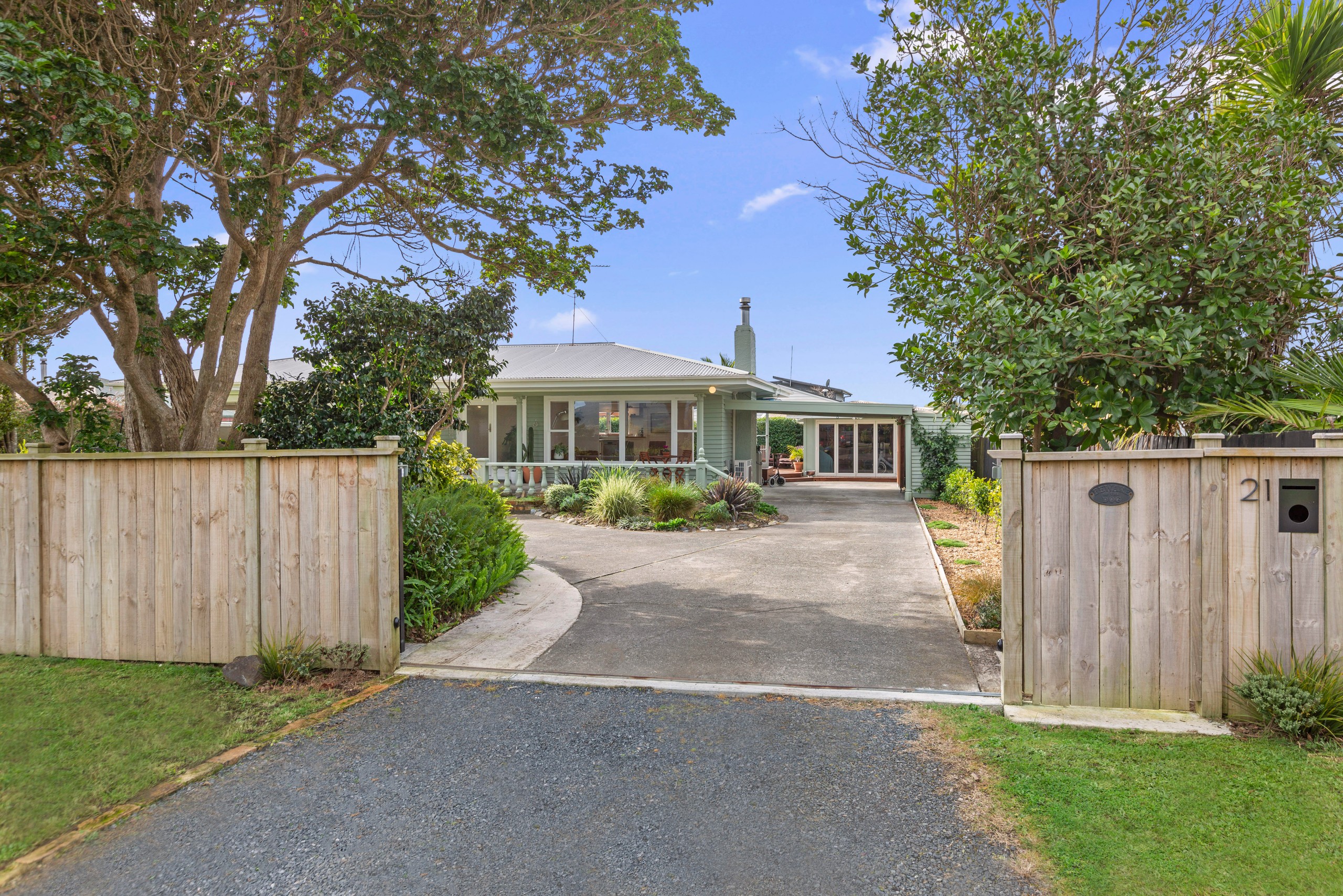 21 Lorenzen Bay Road, Raglan, Waikato District