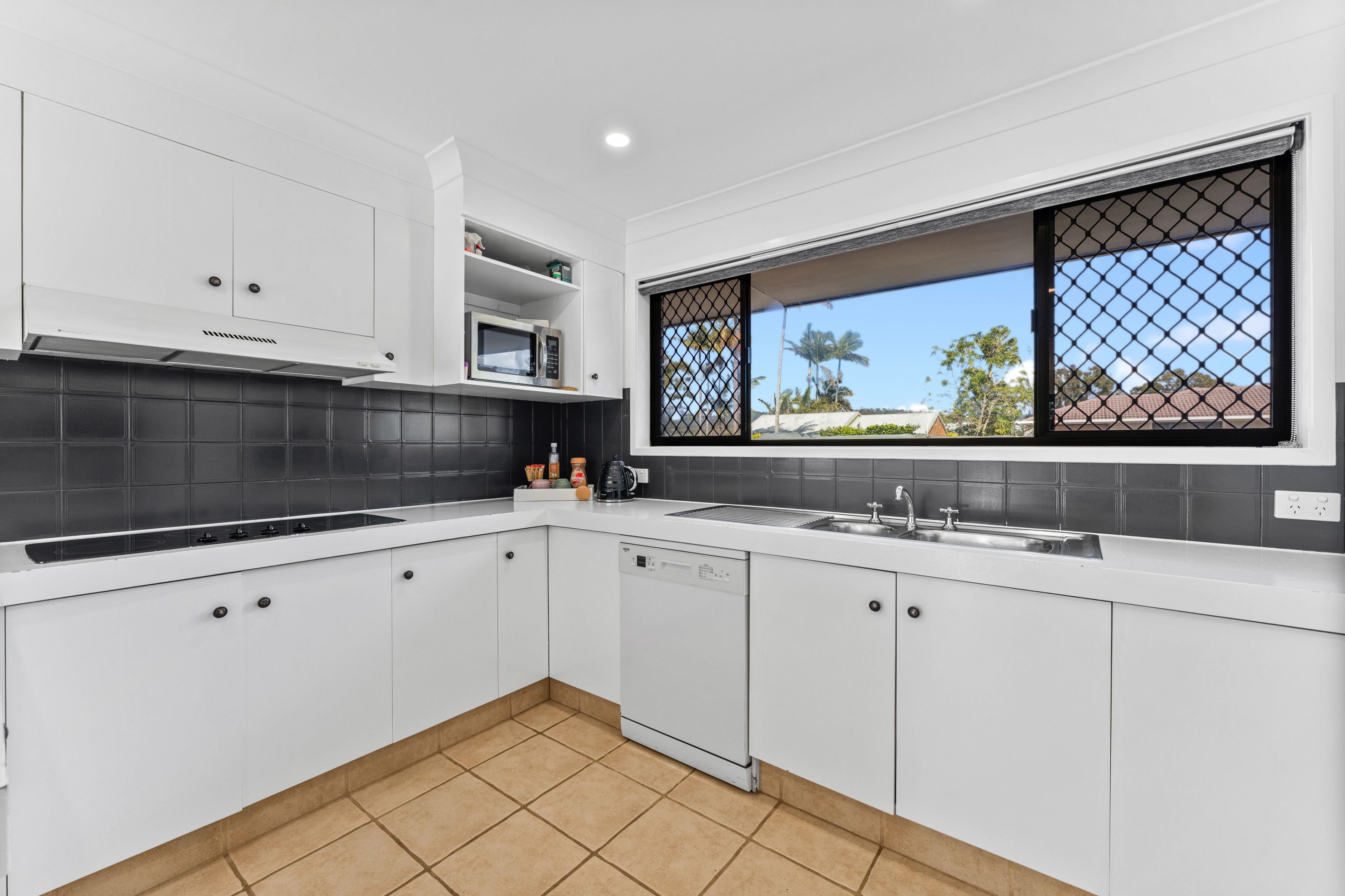 14 Dorrigo Drive — photo 8 of 22