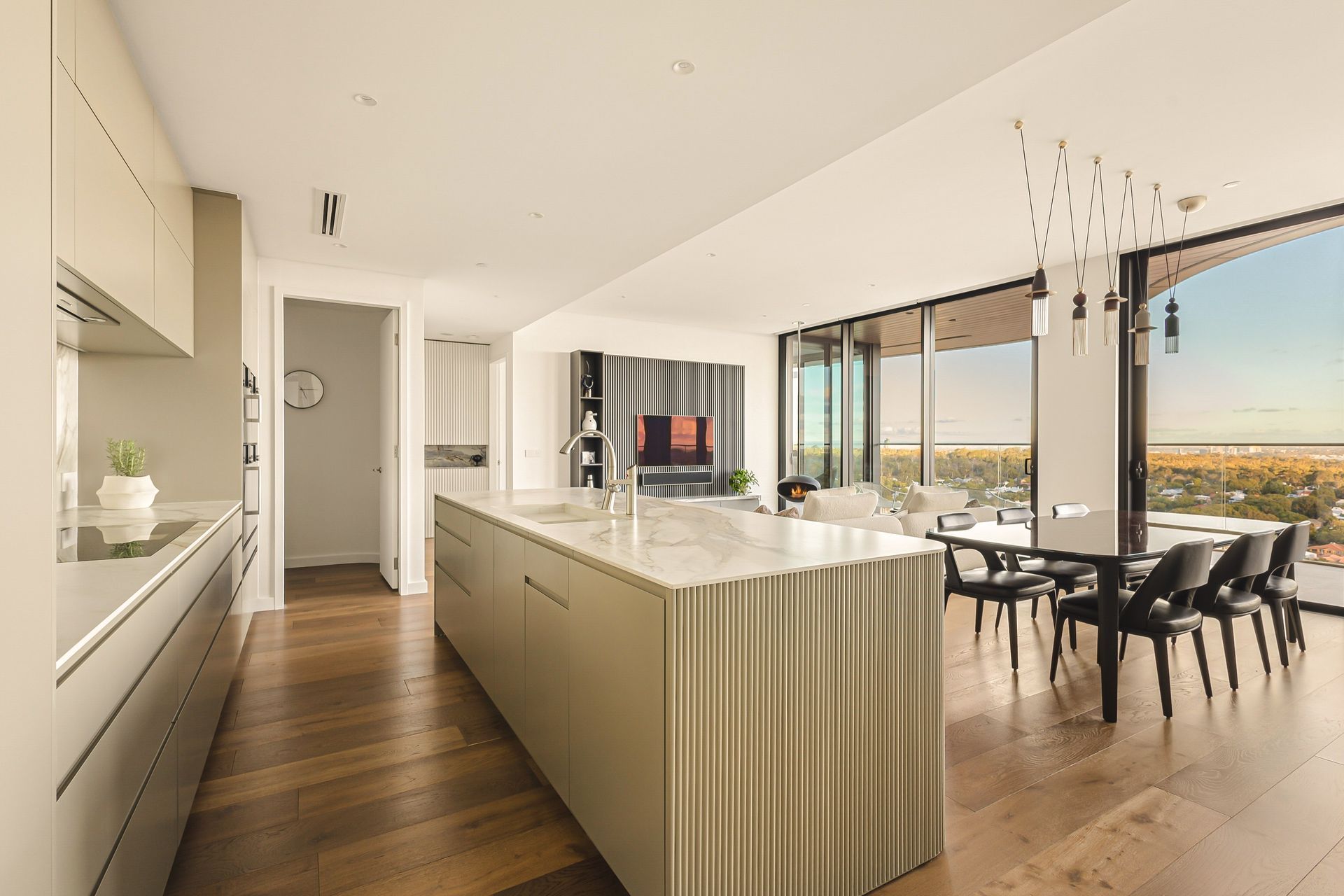 2304/4 Seddon Street — photo 3 of 20