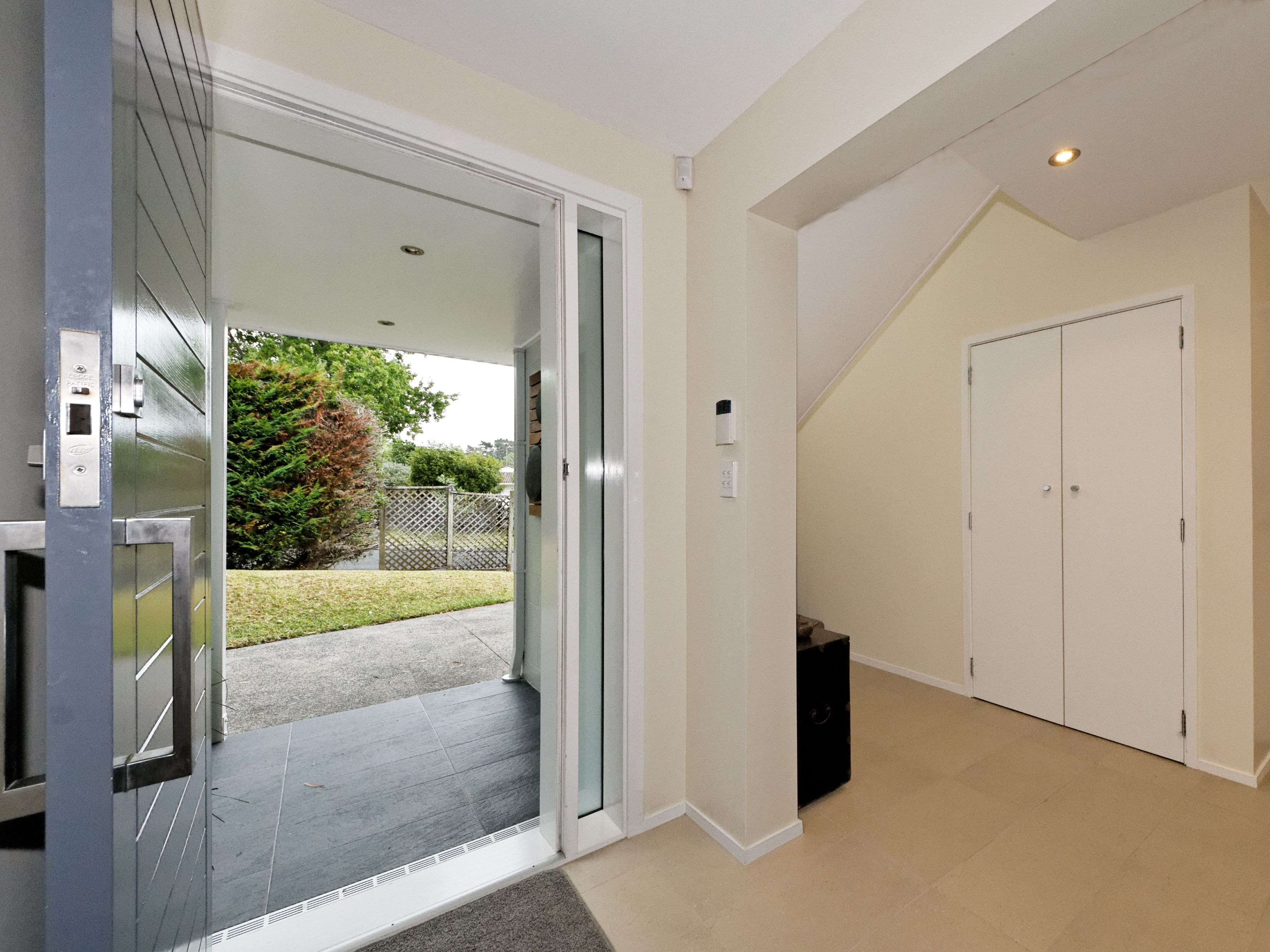 5 Castleford Street, Green Bay, Waitakere City