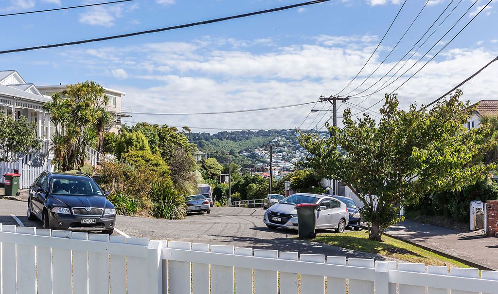 17 Naughton Terrace, Kilbirnie, Wellington City