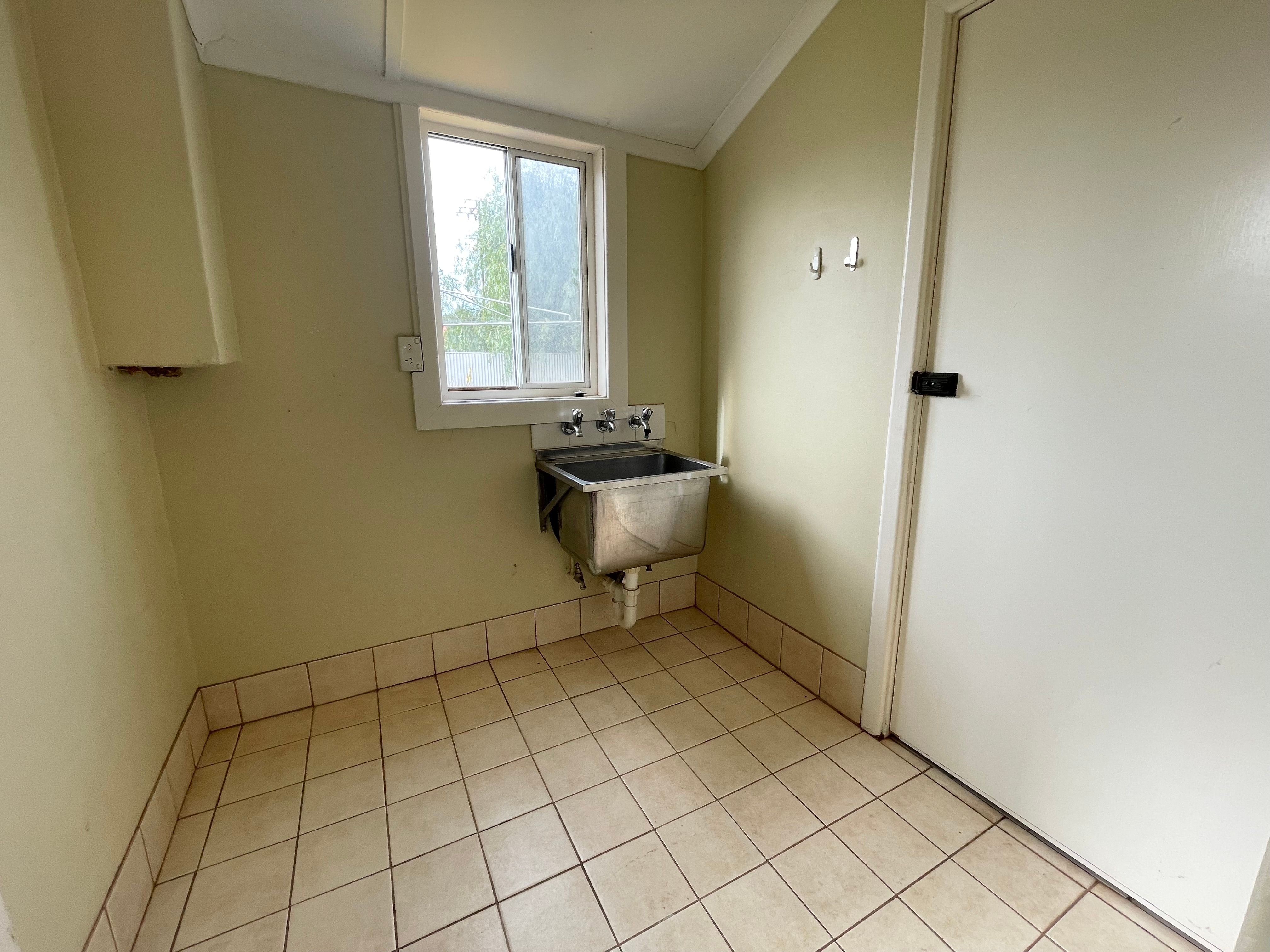 10 Oldridge Street — photo 9 of 11