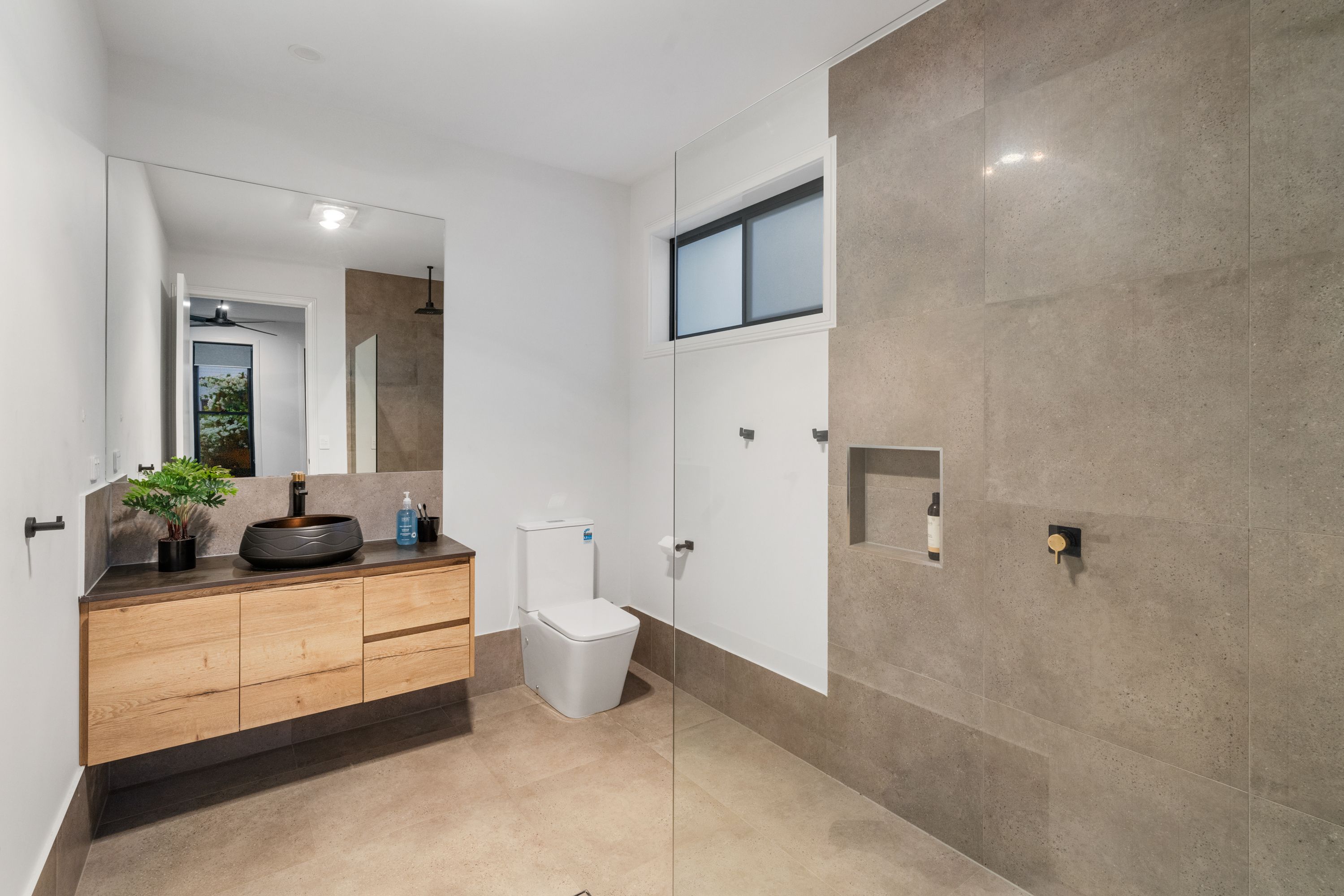 23 Mebbin Street — photo 13 of 30