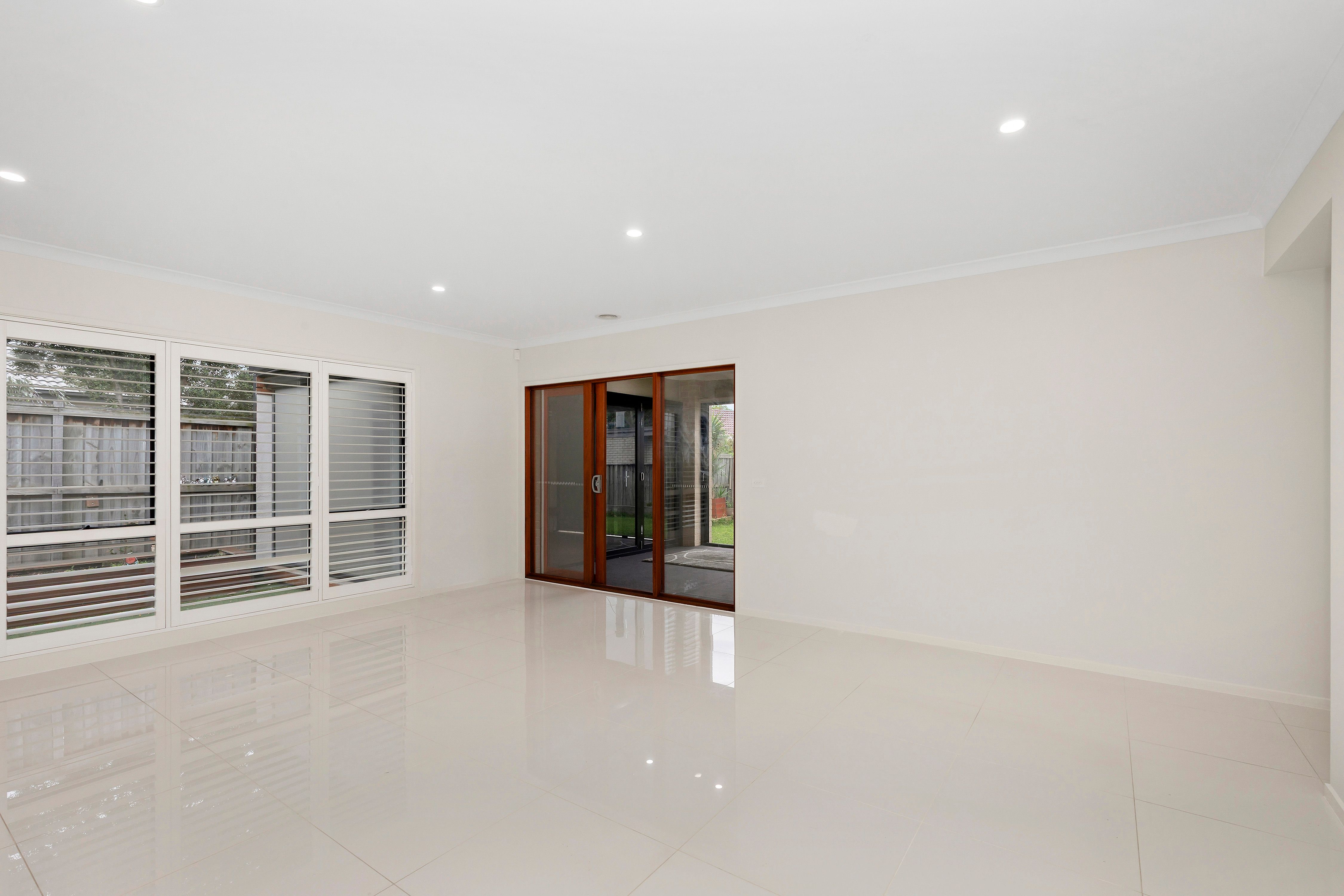 39 Europa Bend — photo 2 of 9