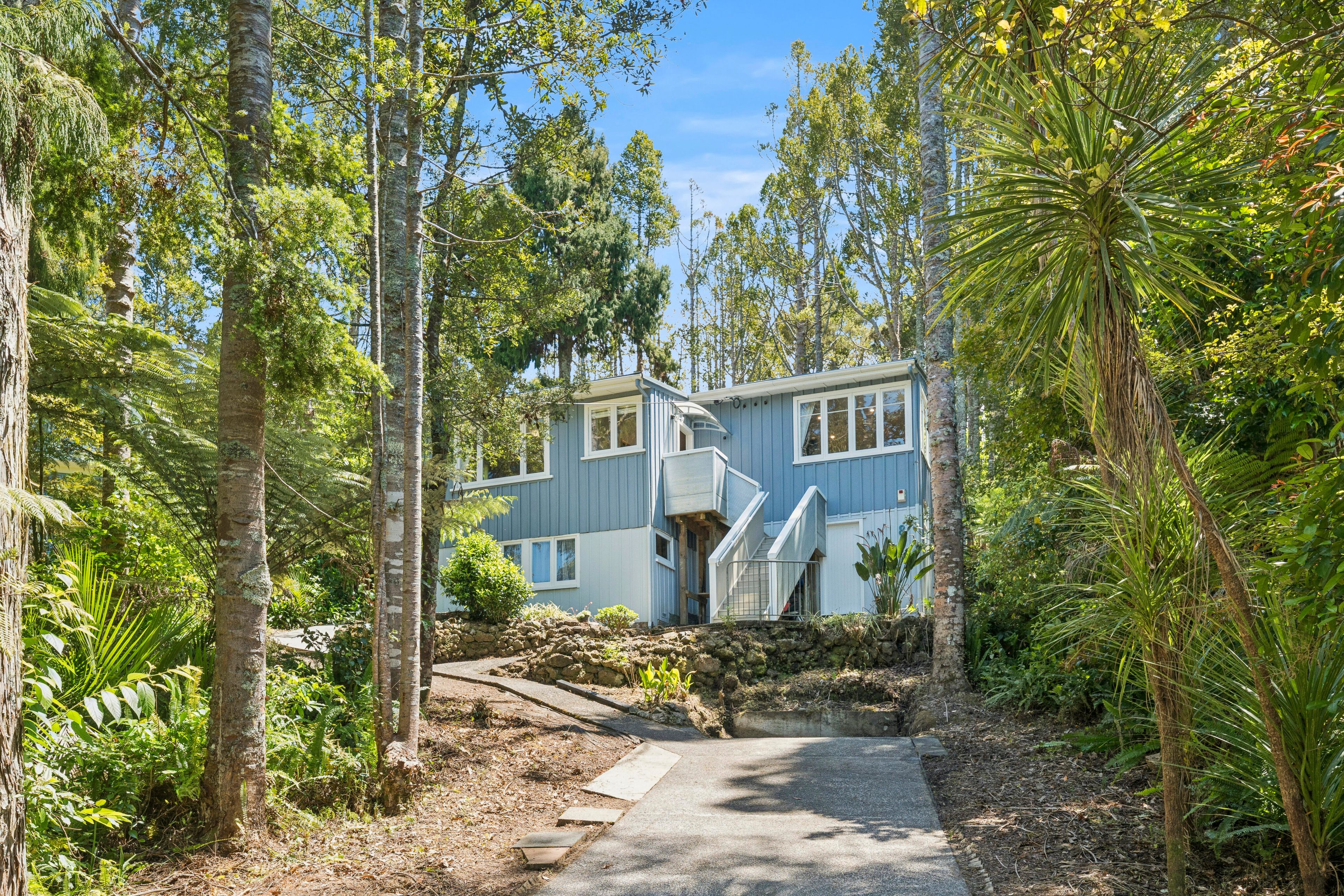 8 Arama Avenue, Titirangi, Waitakere City