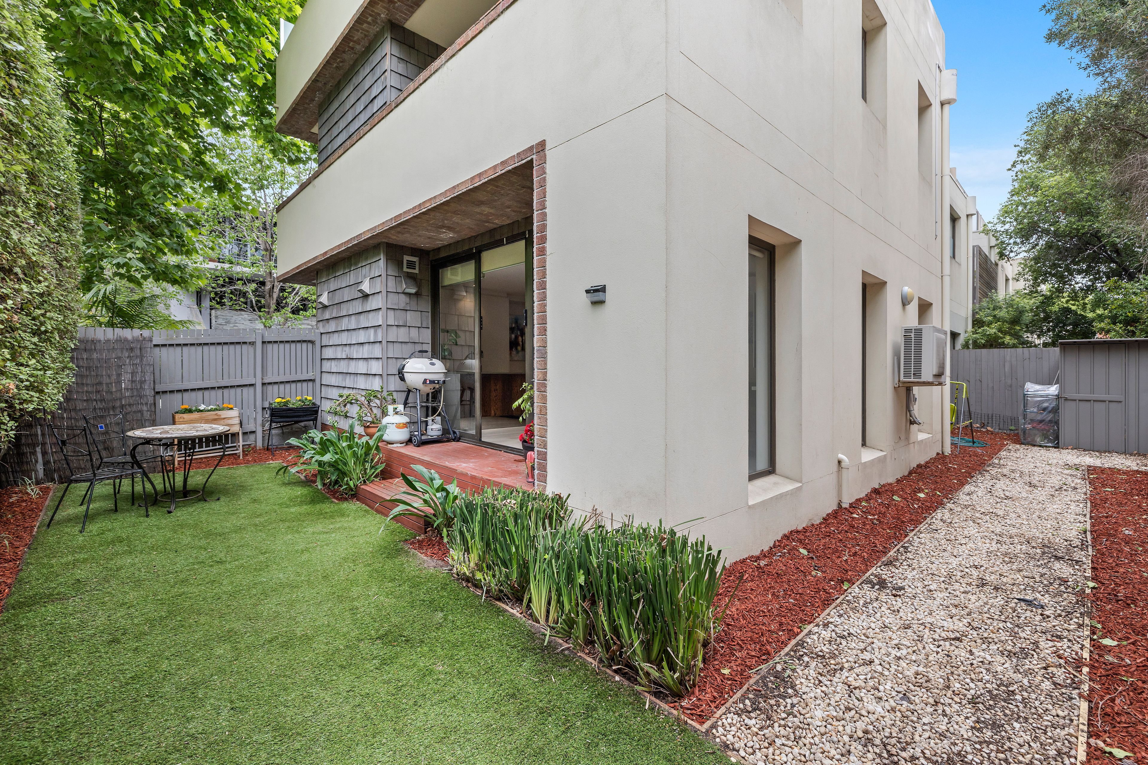 2/109-111 Addison Street, Elwood, VIC 3184