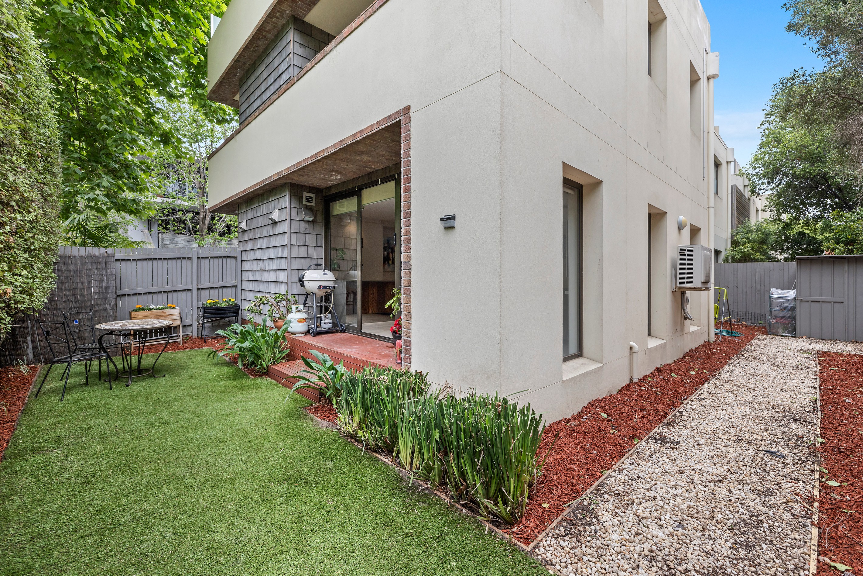 2/109-111 Addison Street, Elwood, VIC 3184