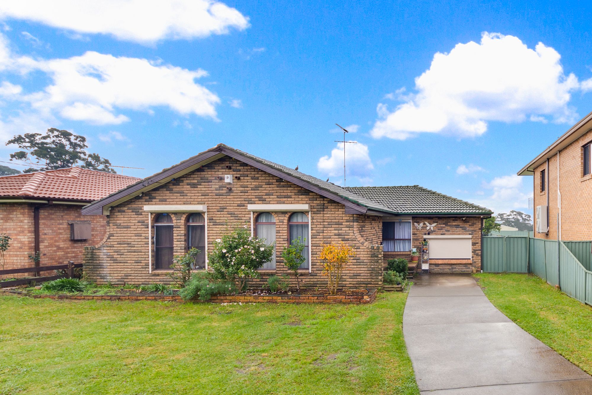 4 Third Avenue, Macquarie Fields, NSW 2564