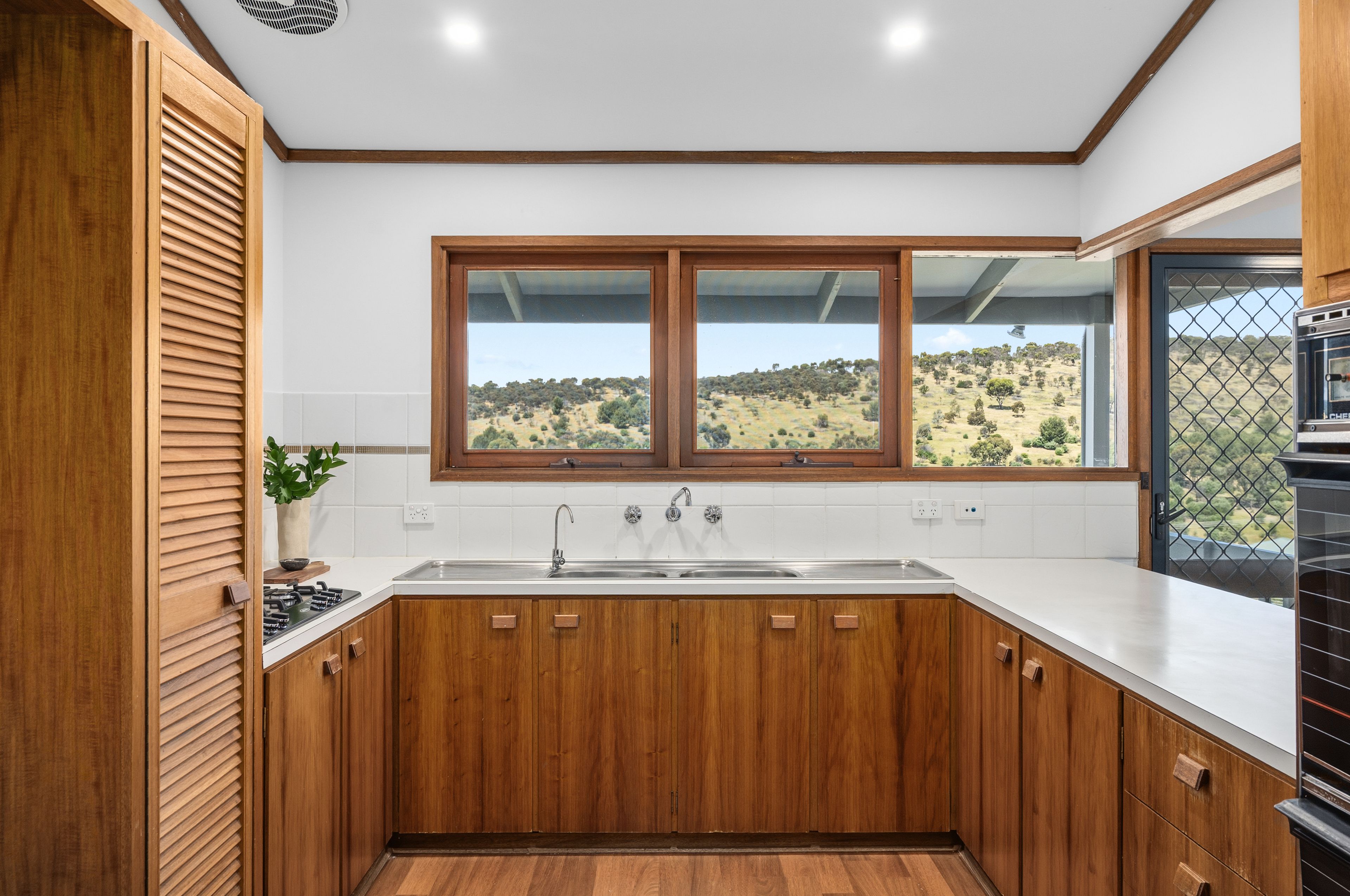 71 Braeside Avenue — photo 3 of 20