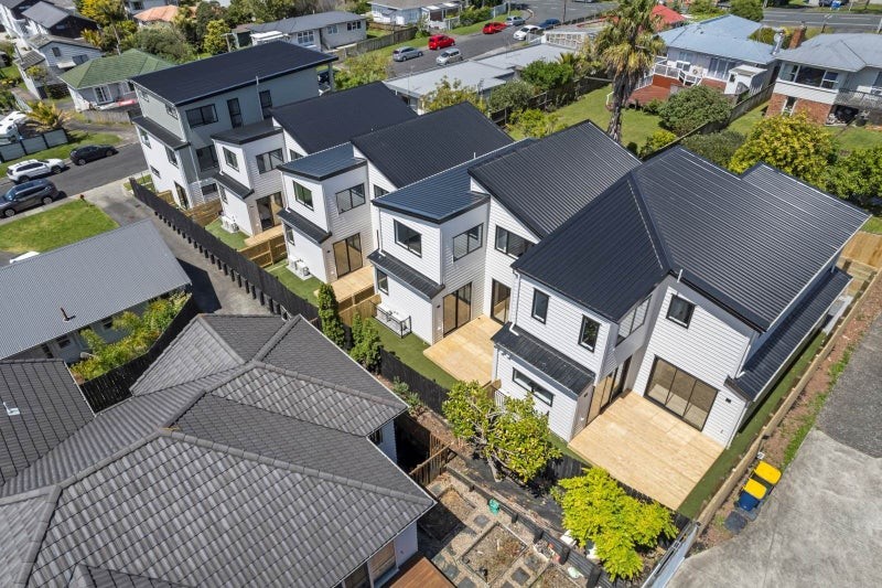 4C Bruce Road, Glenfield, North Shore City