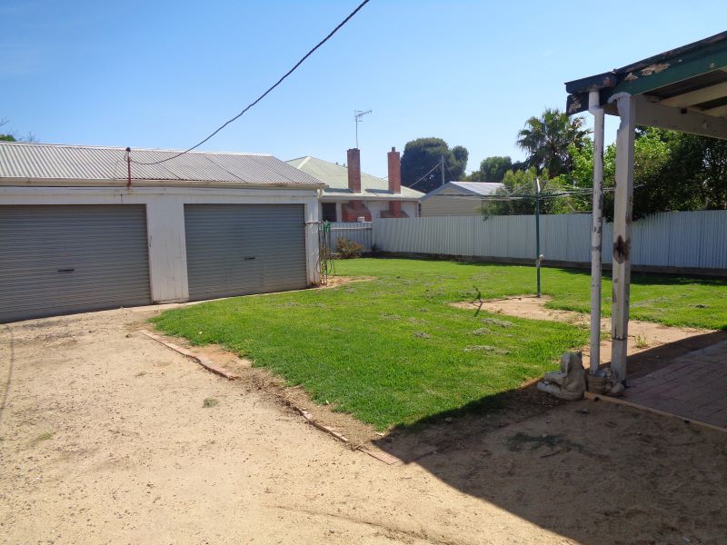 111 Hardinge Street, Deniliquin, NSW 2710