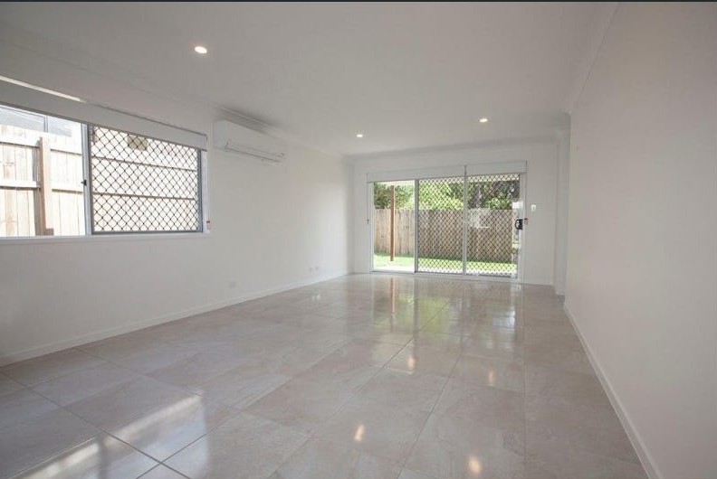 1/49 Vogel Road, BRASSALL HEIGHTS, QLD 4305