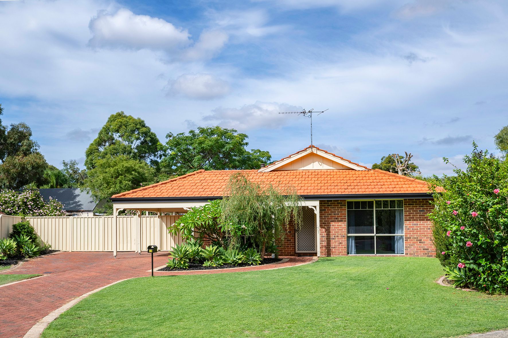 10 Karrinyup Retreat, West Busselton WA 6280