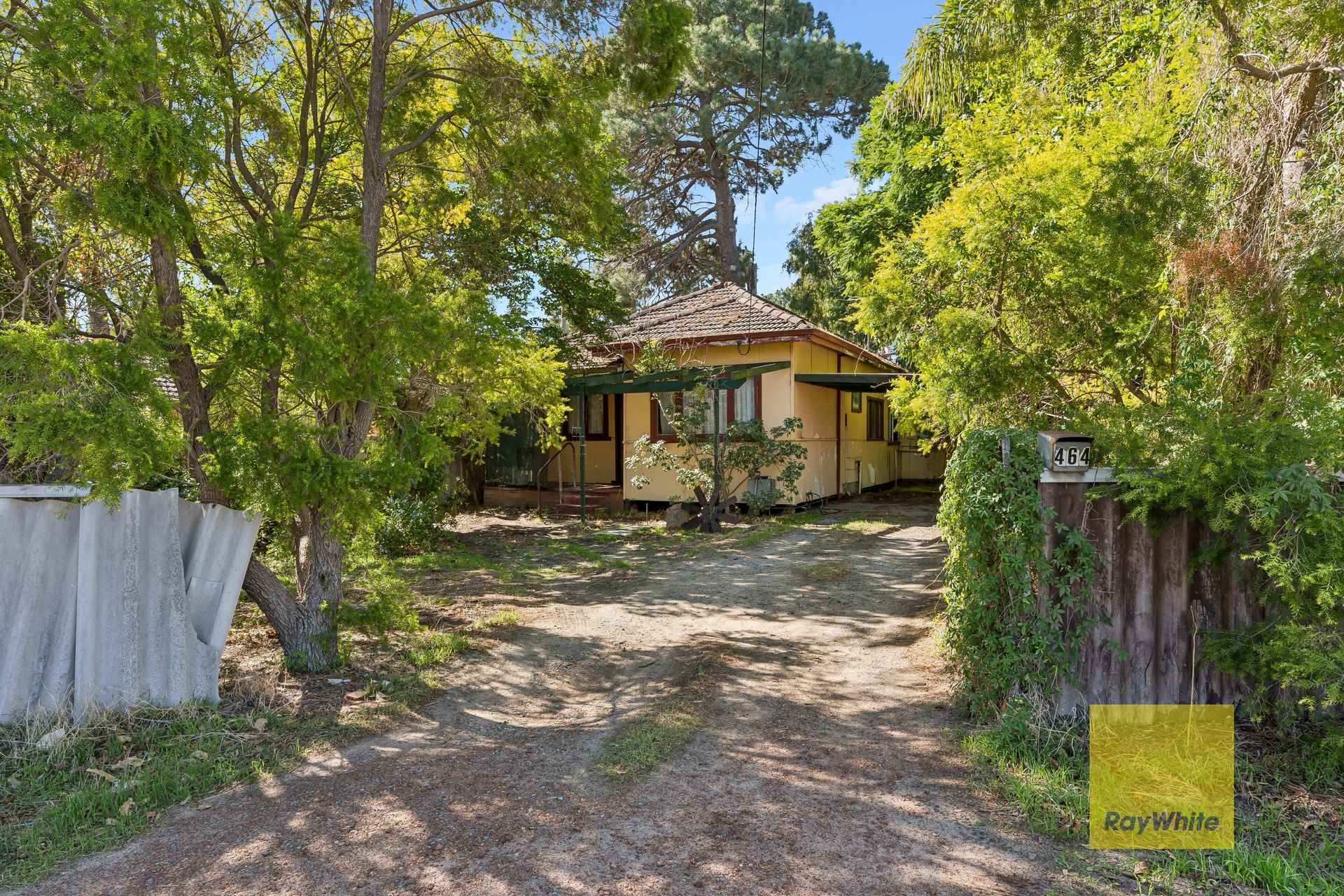 464 Kalamunda Road, High Wycombe, WA 6057
