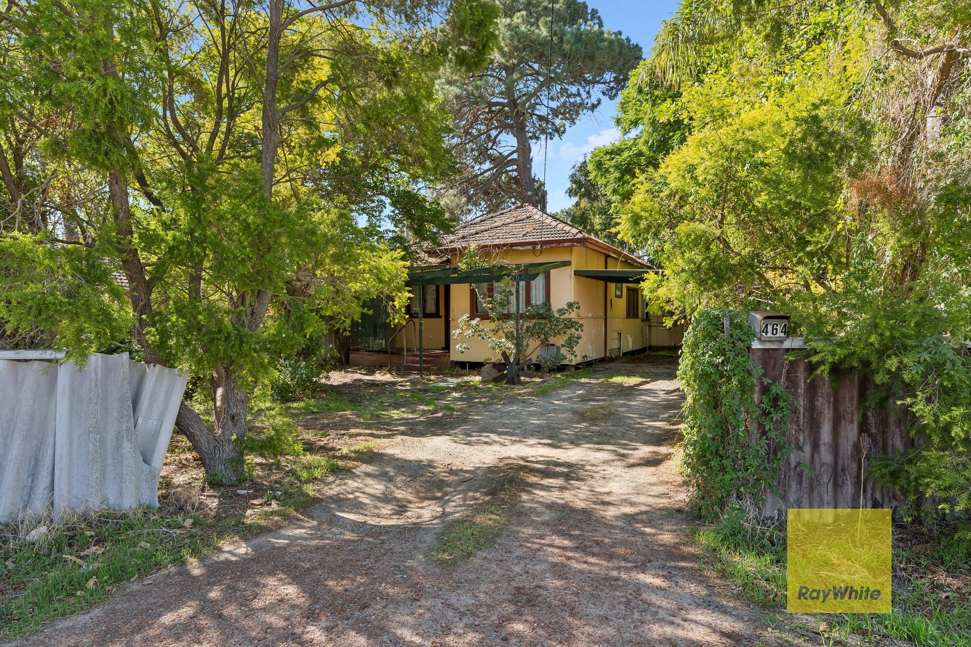 464 Kalamunda Road, High Wycombe, WA 6057
