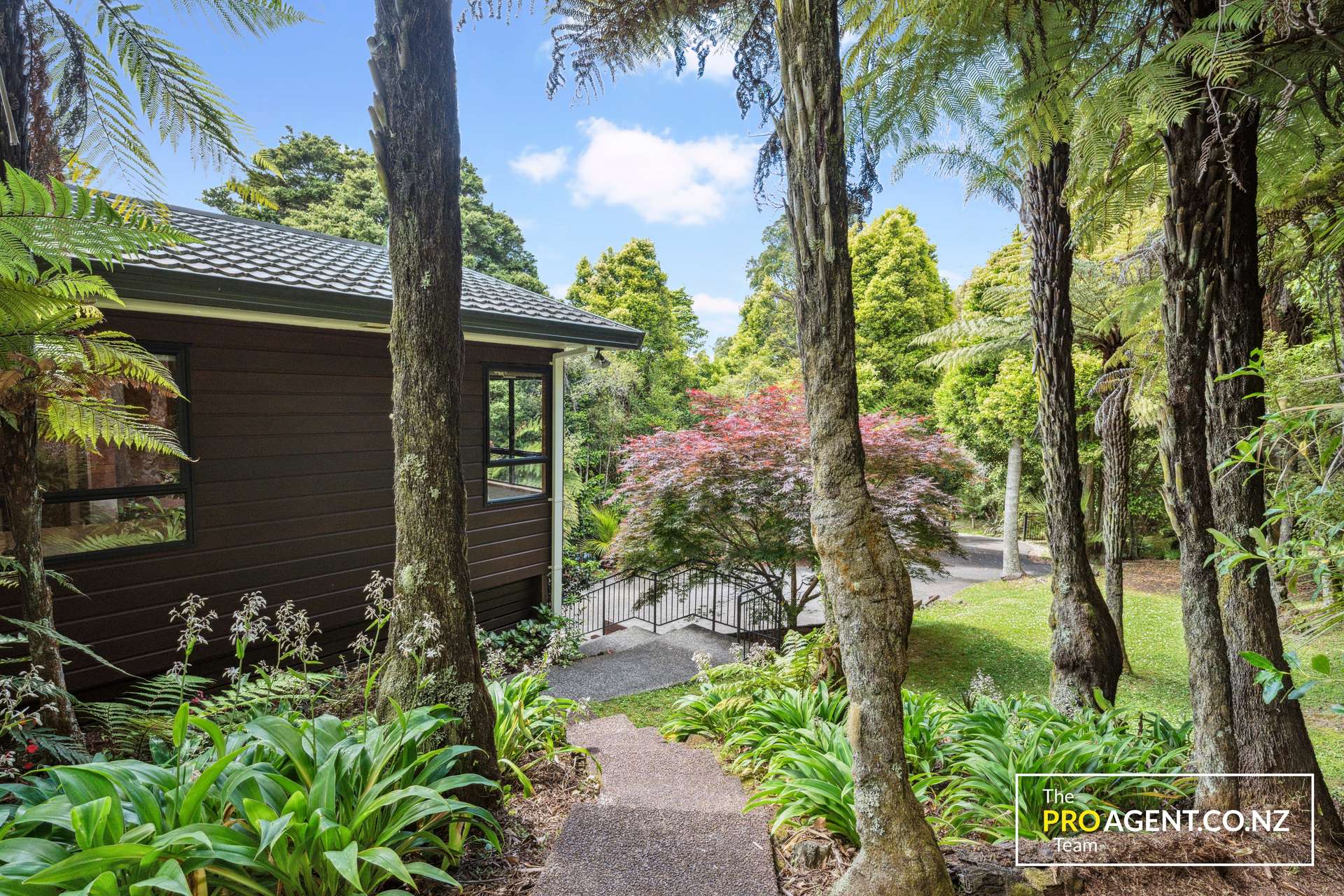 419 Huia Road photo 23