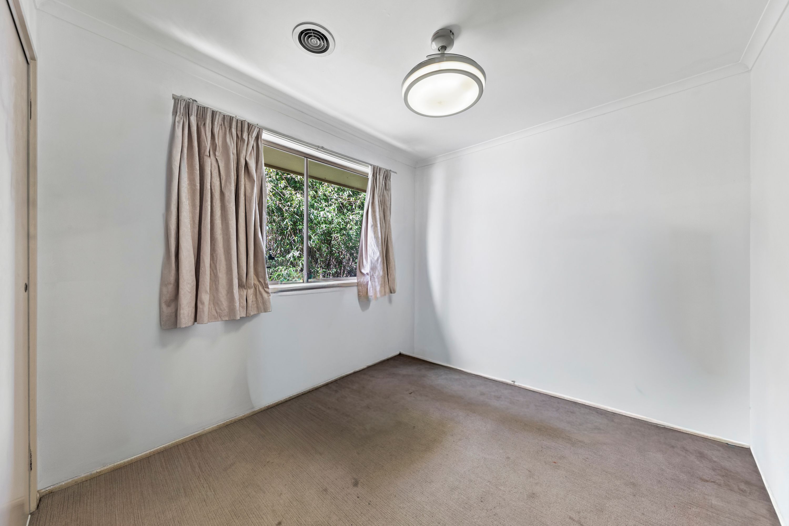 8 Eleanor Court — photo 15 of 30
