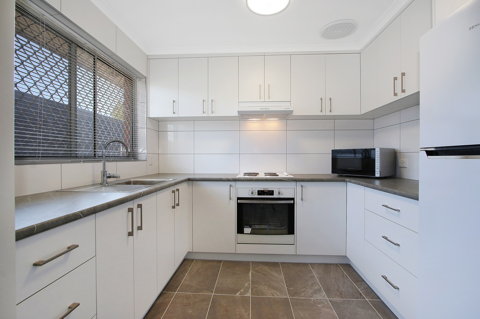 2/441 Tarakan Avenue, North Albury, NSW 2640