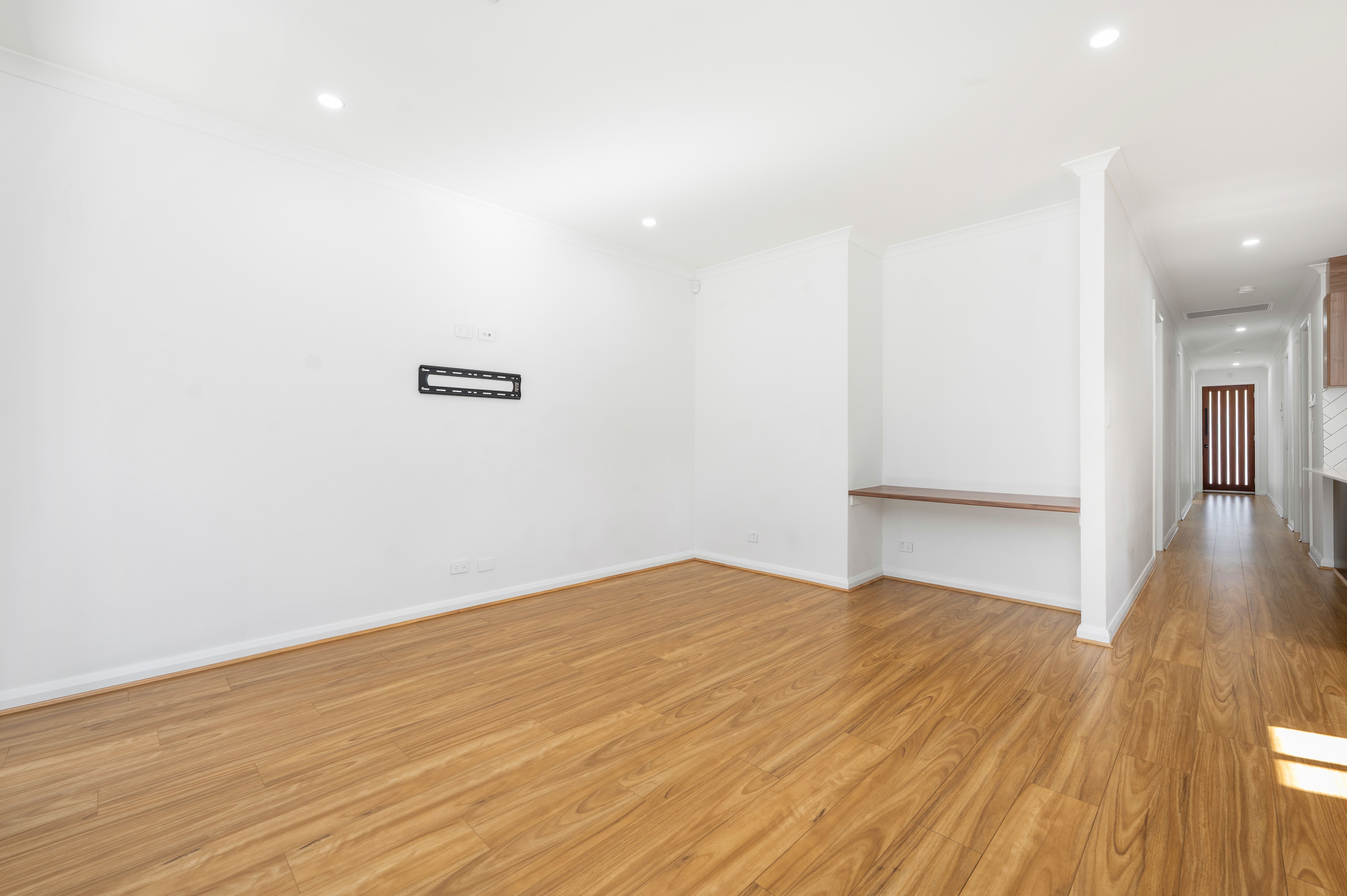 8B Hodge Road — photo 8 of 19