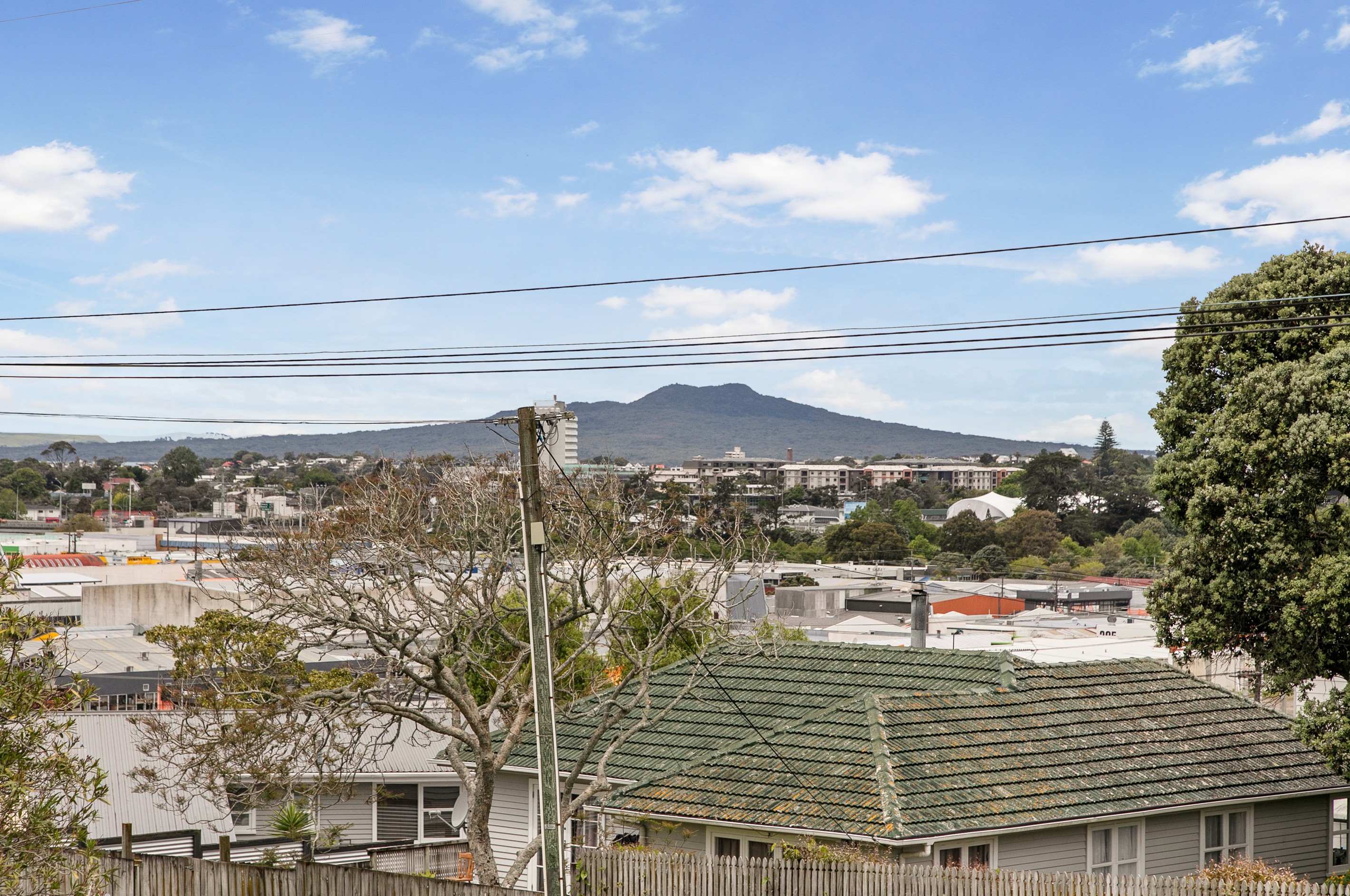 1/2 Bruce Road, Glenfield, North Shore City