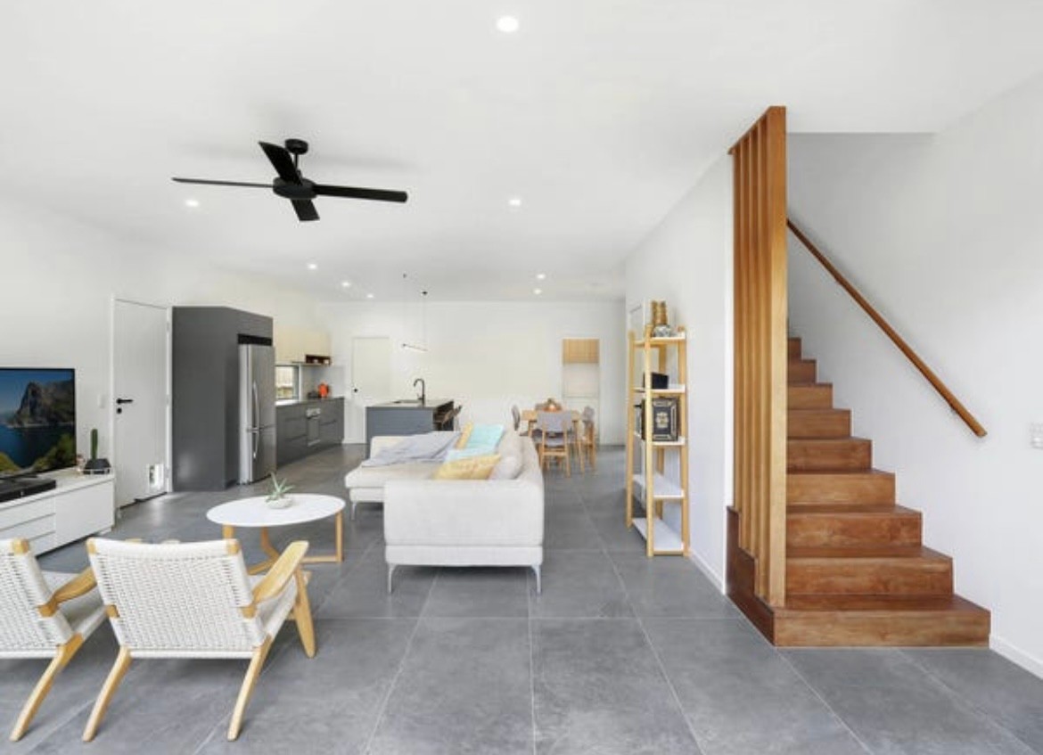 2/127 Sunshine Parade, Miami, QLD 4220