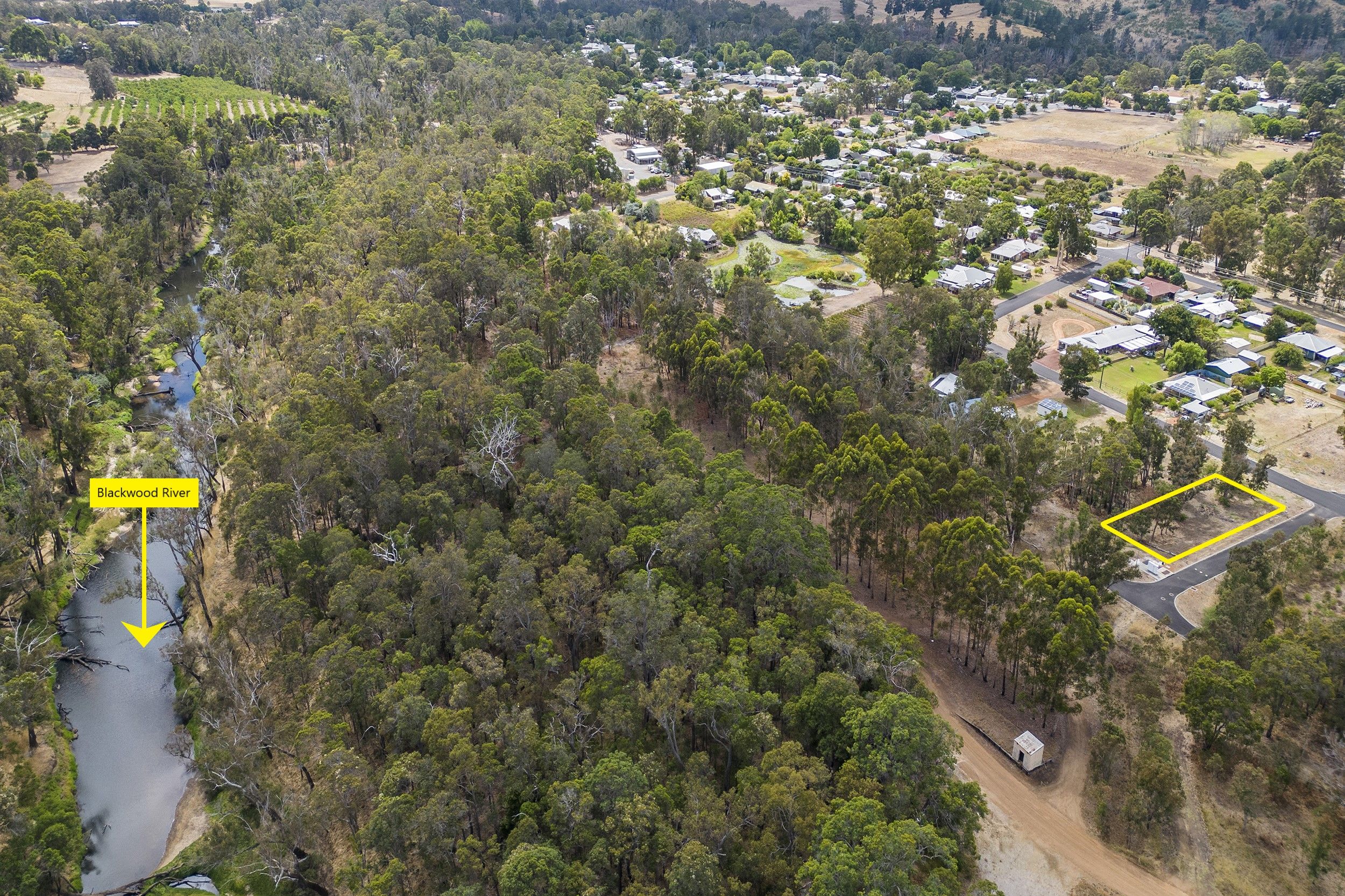 10 Wilson Street, Nannup WA 6275