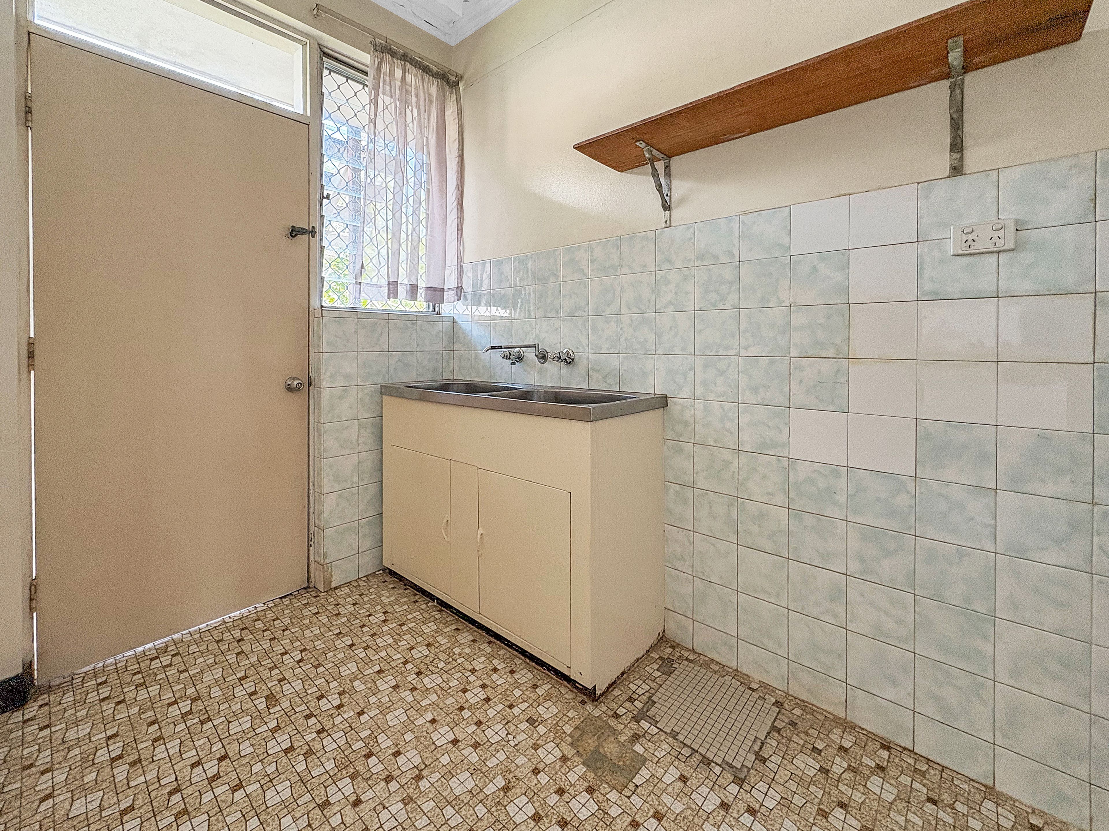 1/1 Lanyon Terrace — photo 8 of 8