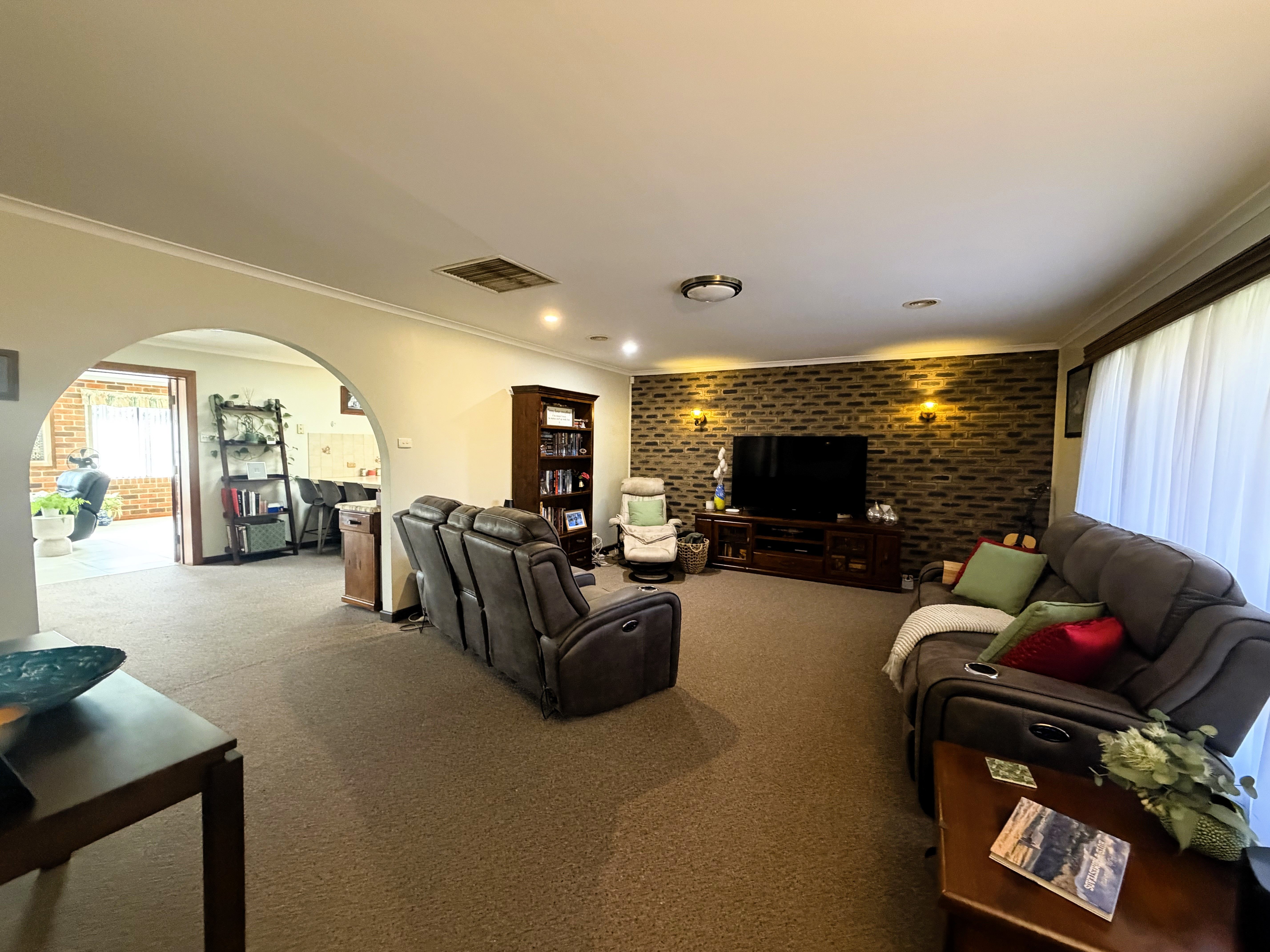 17 Hoad Street — photo 8 of 20