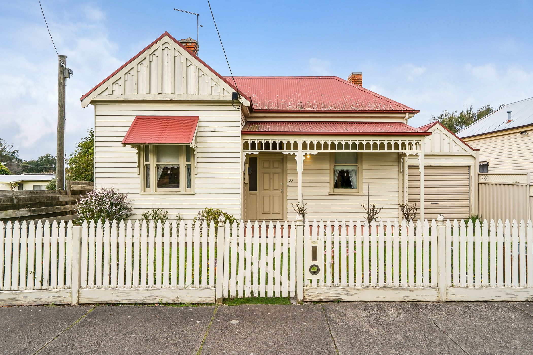 30 Queen Street — photo from Ray White Colac