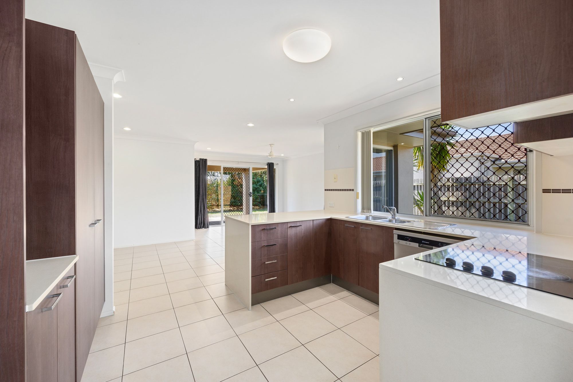53 Lady Penrhyn Drive — photo 5 of 21