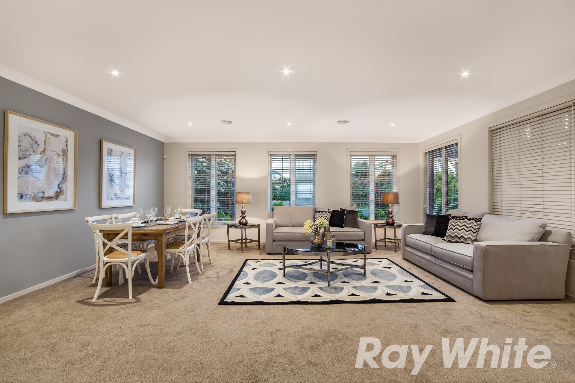 4 Pescott Close, Burwood, VIC 3125