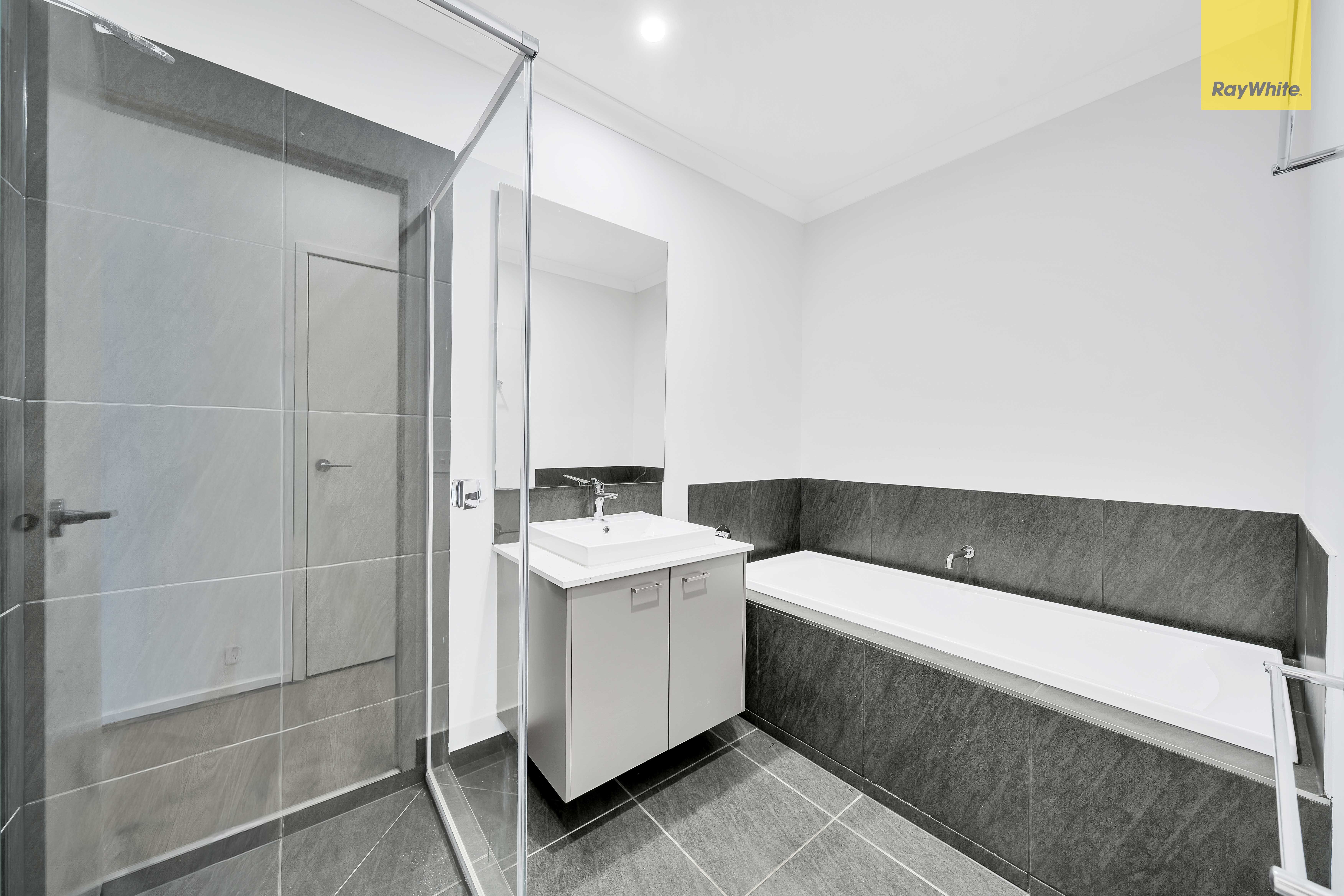 31 Rosebank Walk — photo 15 of 26