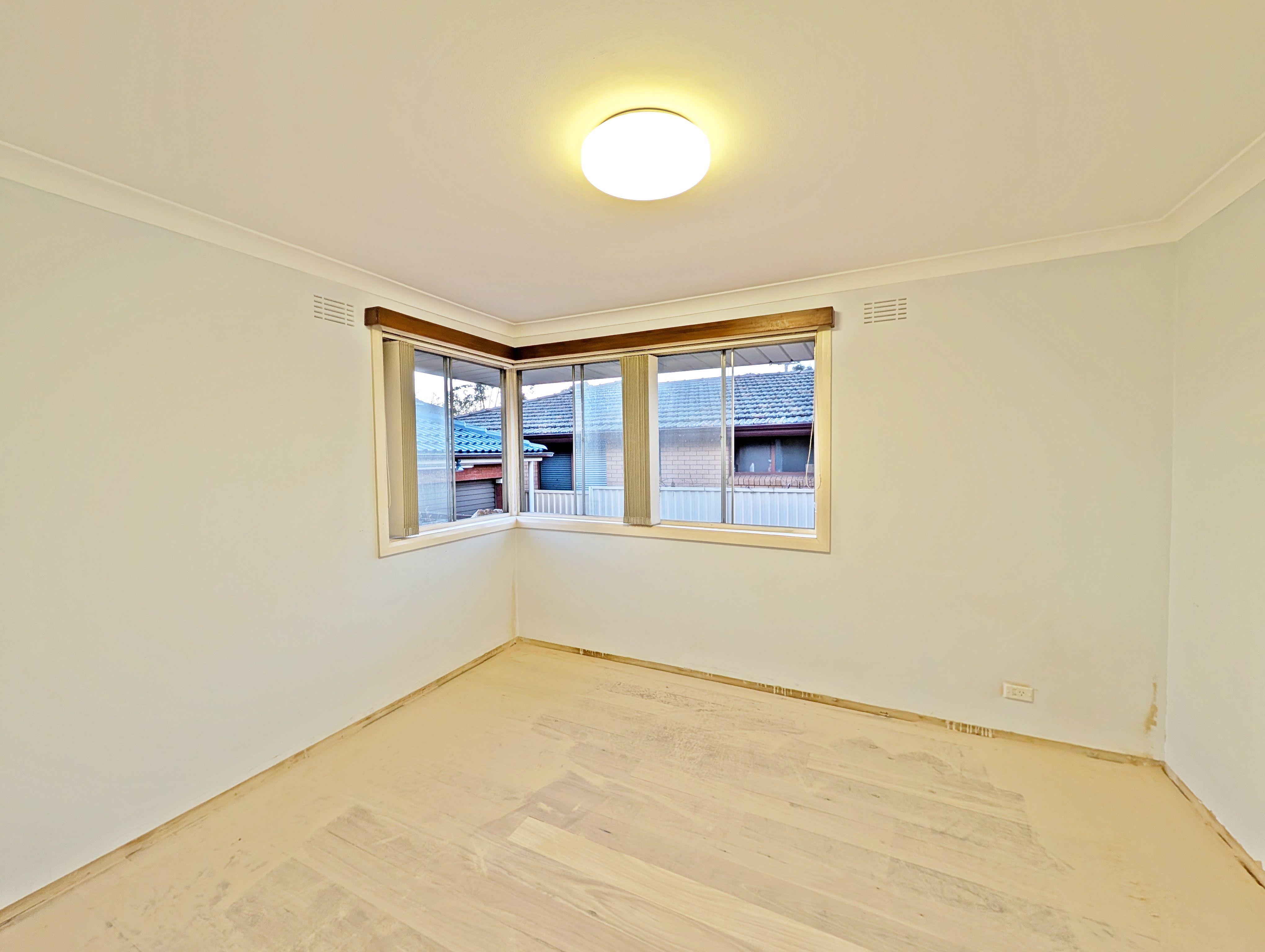 35 Harrow Avenue — photo 11 of 15