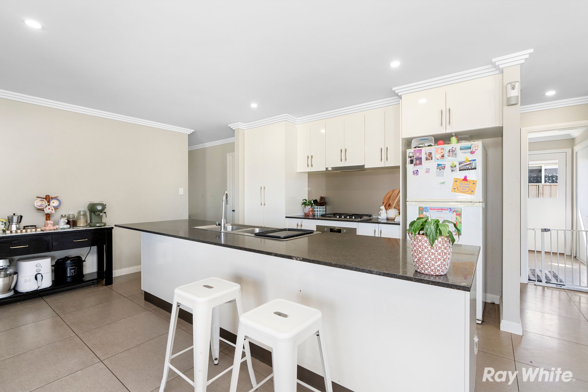 39 Waratah Street — photo 4 of 17