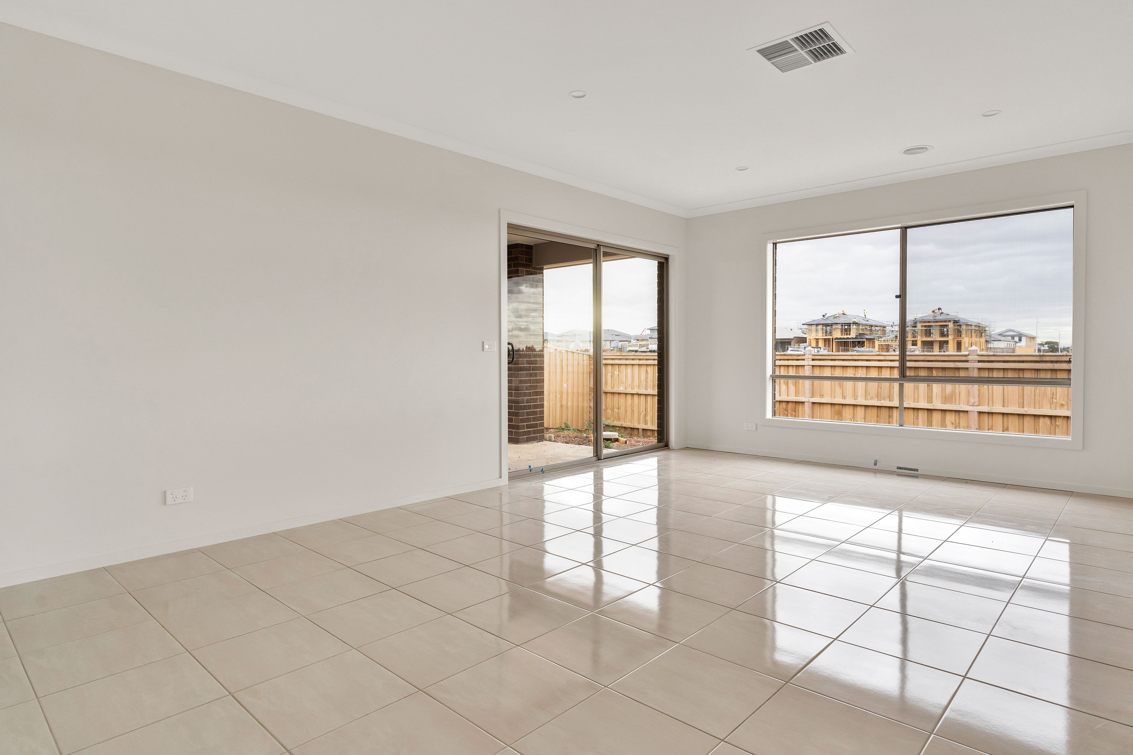 2 Corinth Street, MANOR LAKES, VIC 3024