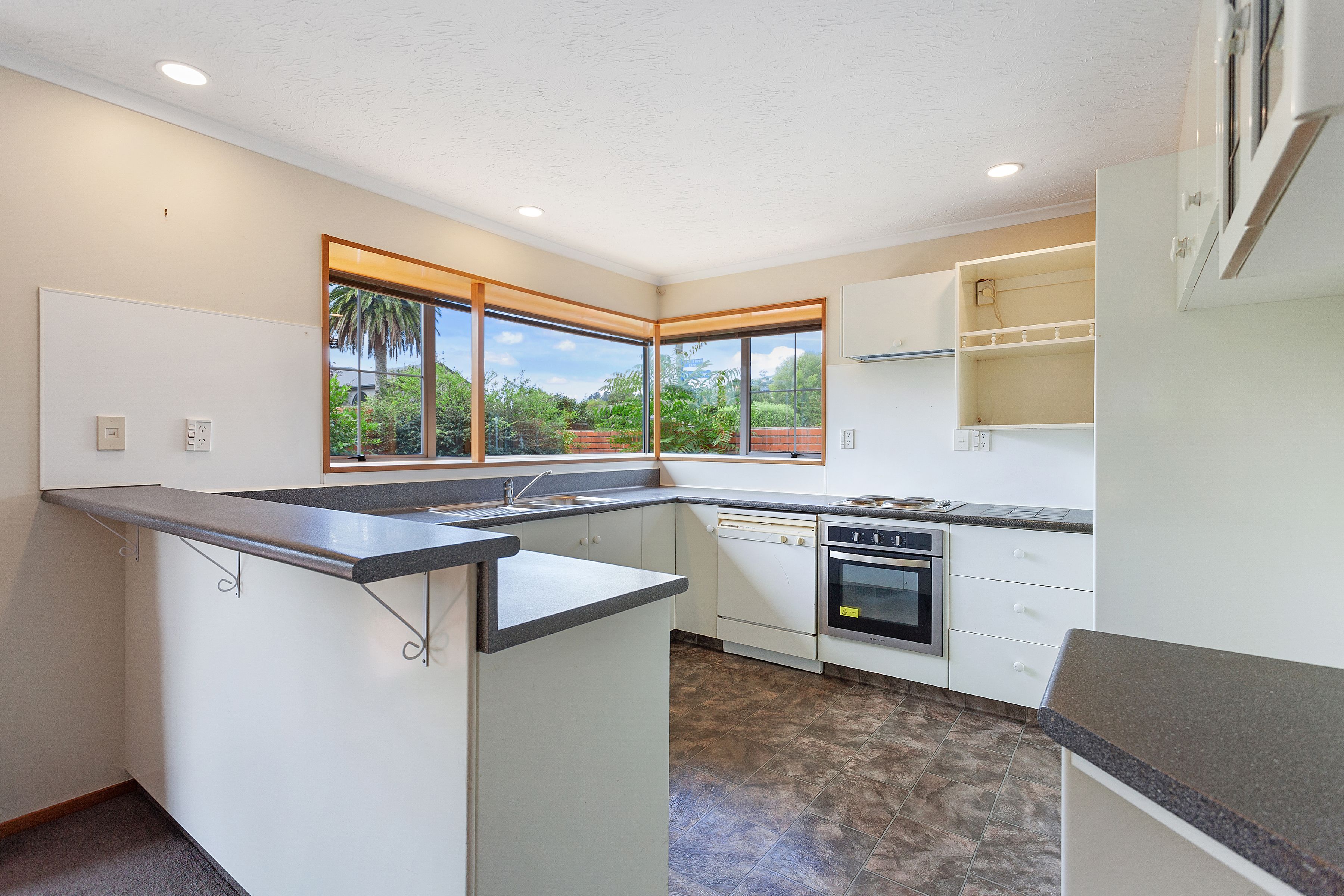 2 Torvill and Dean Lane, Cashmere, Christchurch City