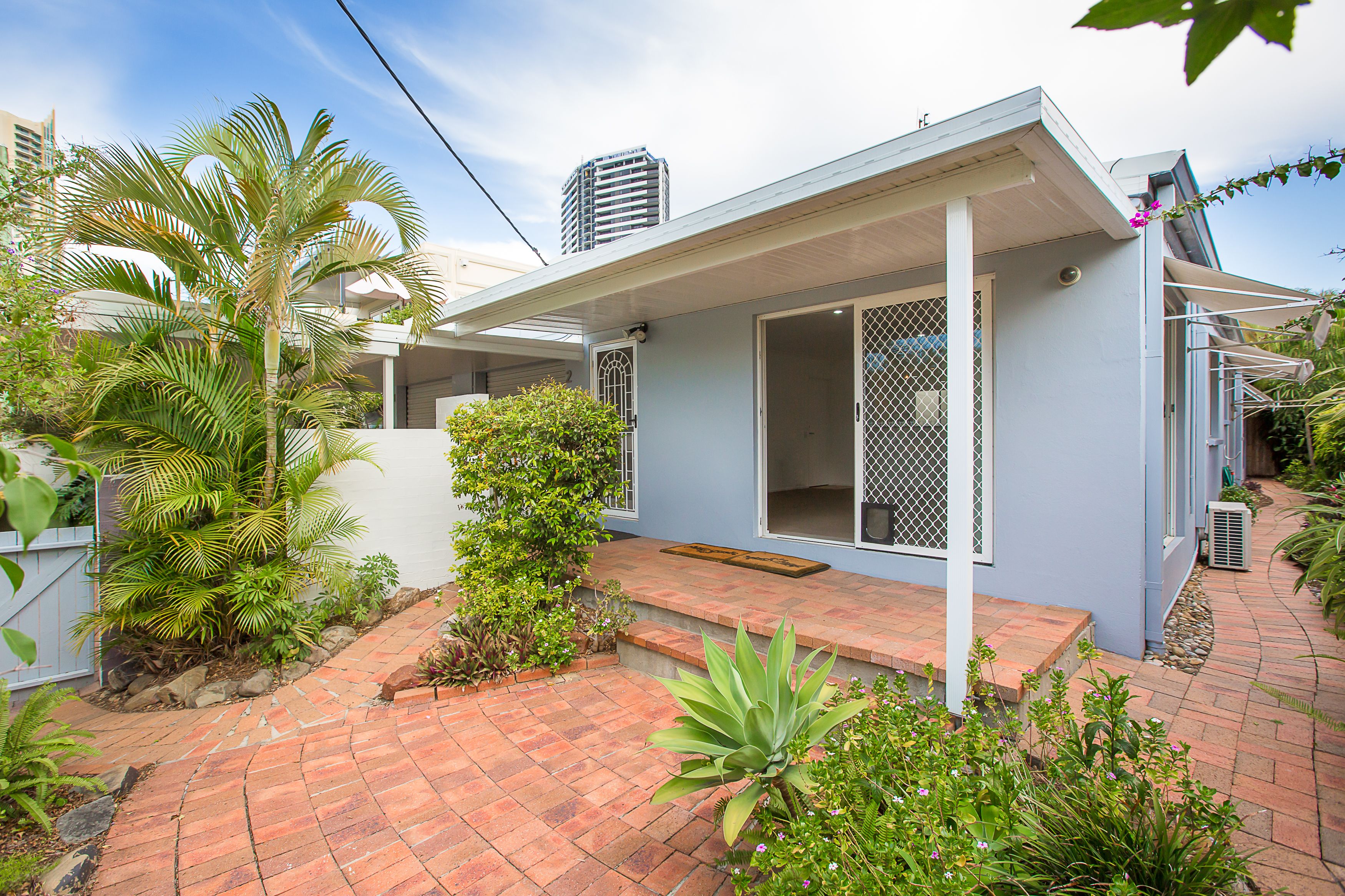 2/30 Birt Avenue, Surfers Paradise, QLD 4217